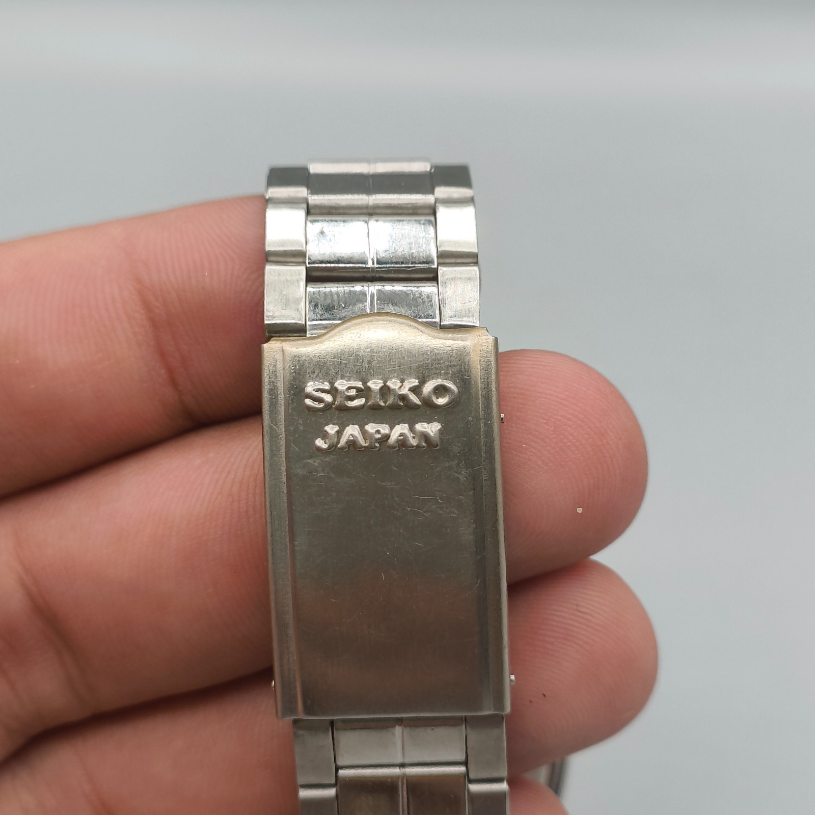 Vintage Seiko 5 Automatic 7009 Mens Watch Light Orange Dial 37 mm Day Date Japan