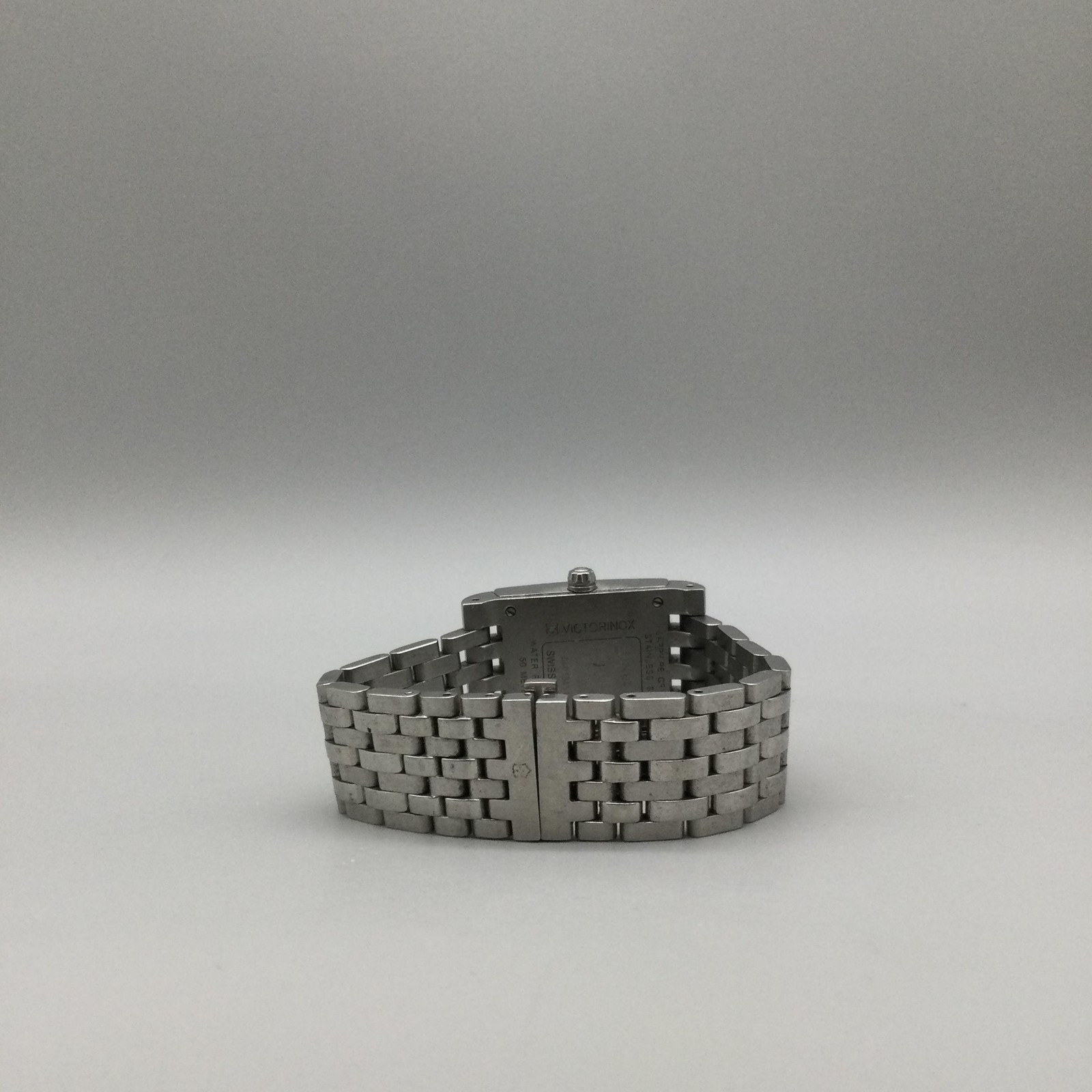 Victorinox Swiss Army Cavalier Womens Watch 28mm Stainless New Battery 6.25″