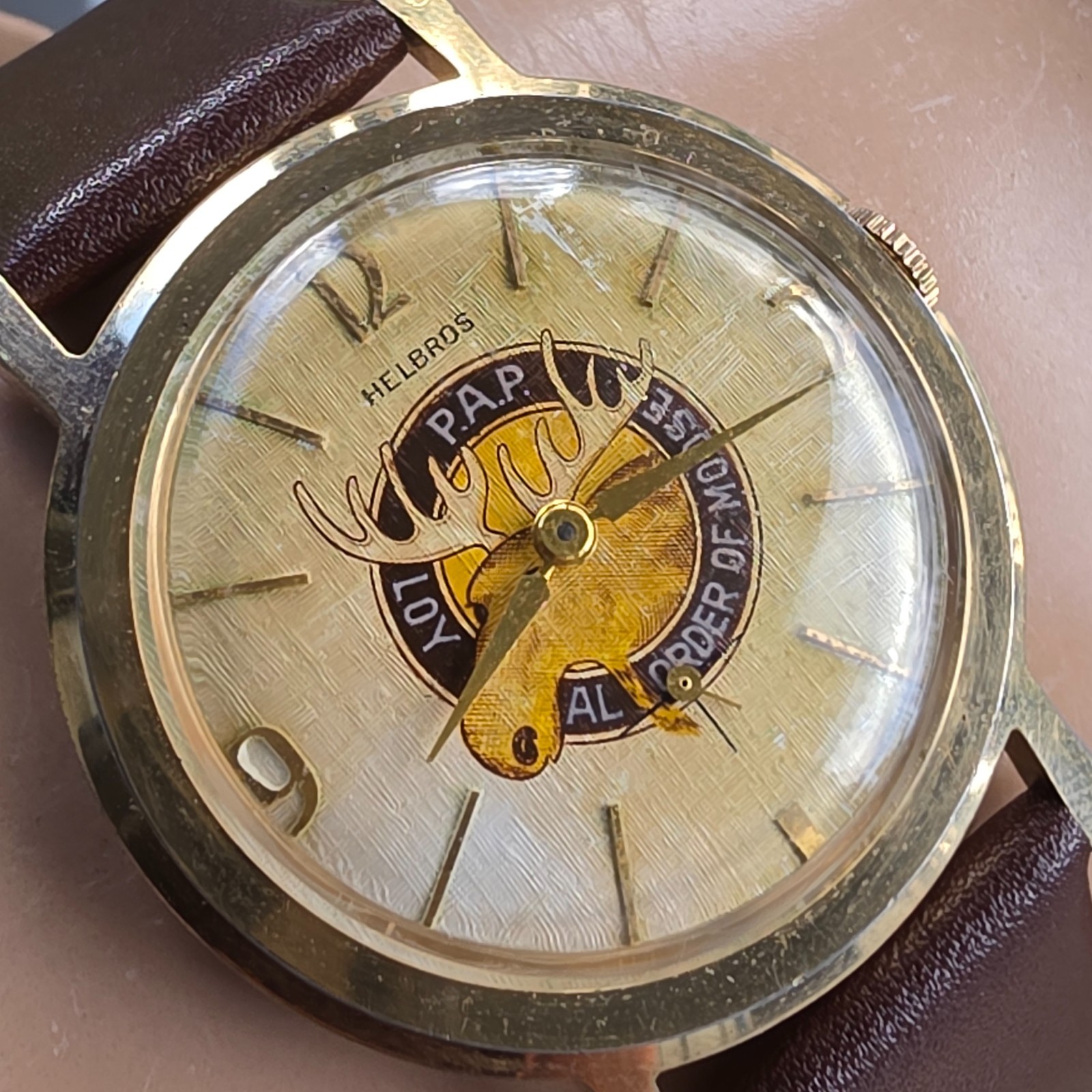 Vintage Helbros men’s manual wind watch Loyal Order of Moose linen dal 1950s