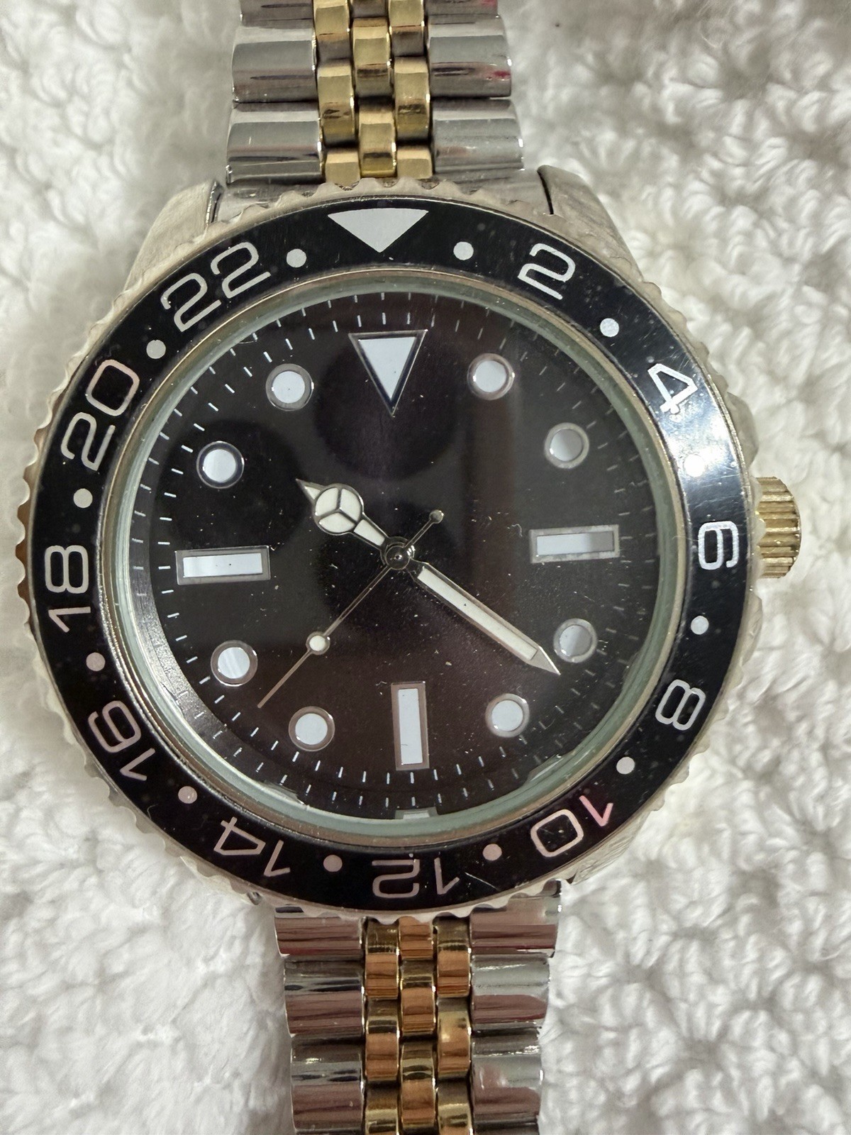 Black Dial And Bezel Men’s Dive Style Watch