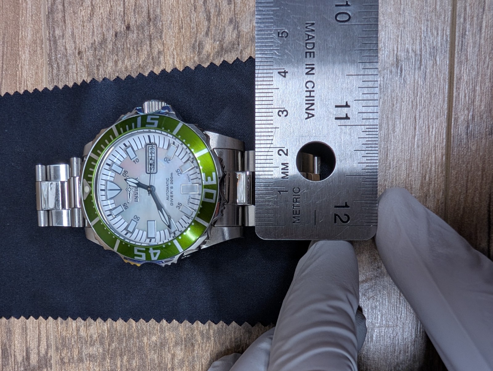 Invicta 2844 Automatic Pro Diver Green Bezel MOP Dial Watch Box Papers