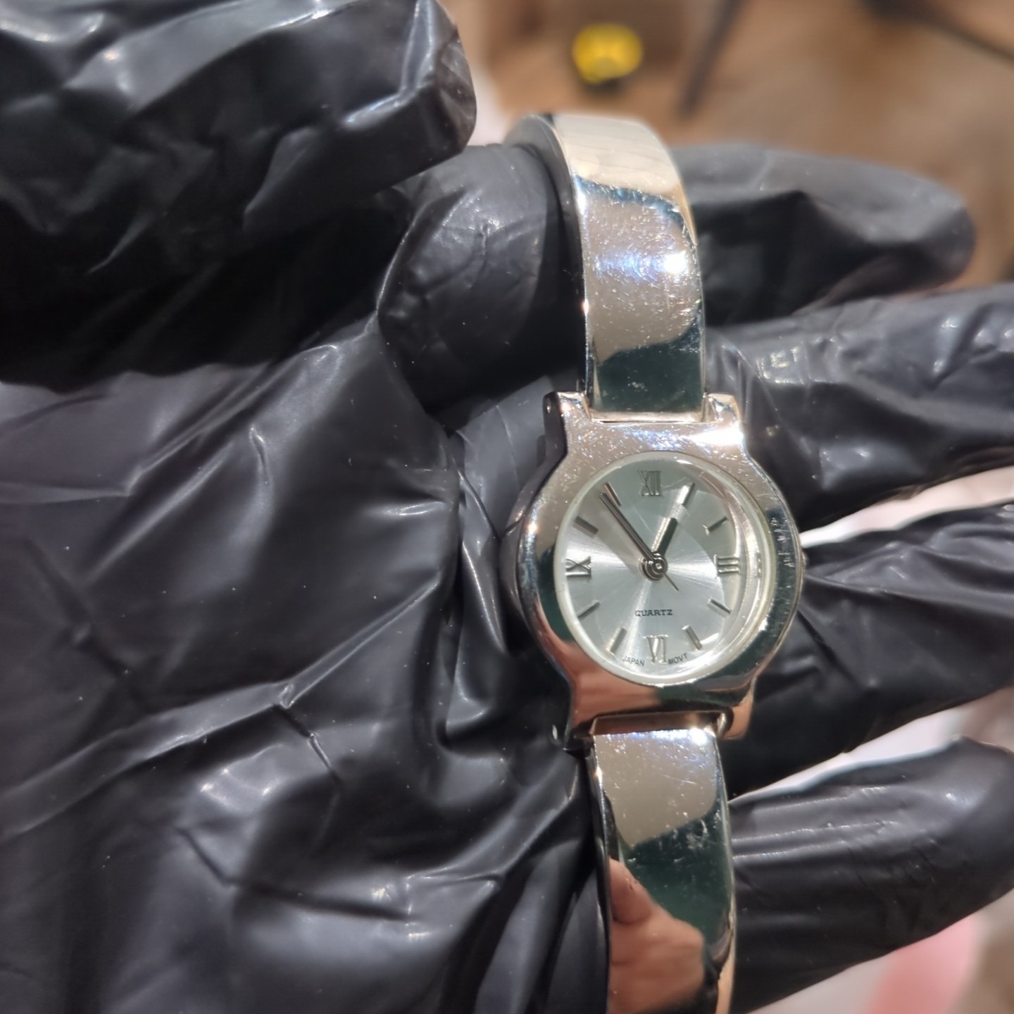 Working Ladies Watch For Big Wrist 8in Silver Tone 23mm New Battery – Runs