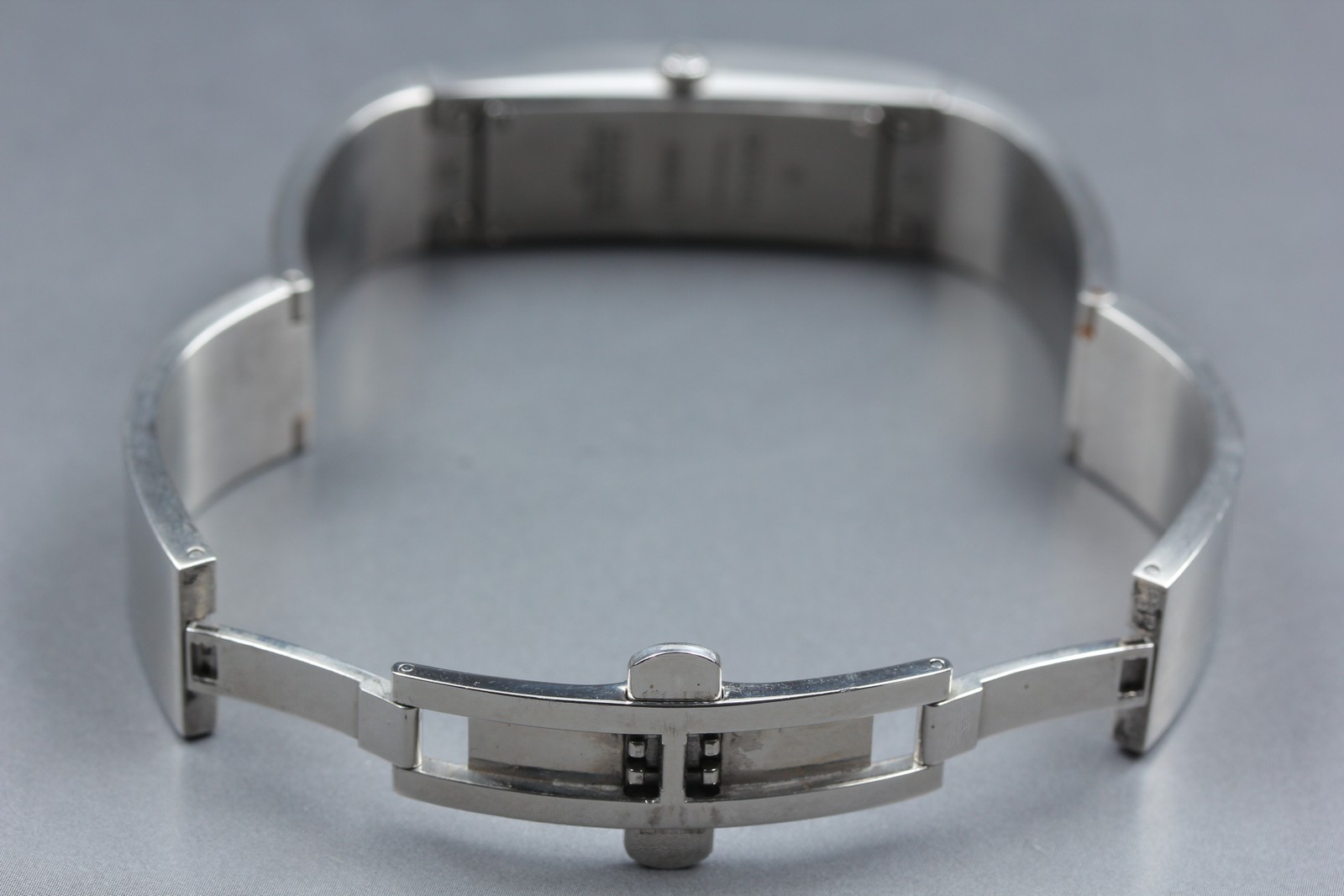 [Near MINT+] GUCCI 2400S 14mm Black Dial Bangle Quartz Women’s Watch From JAPAN