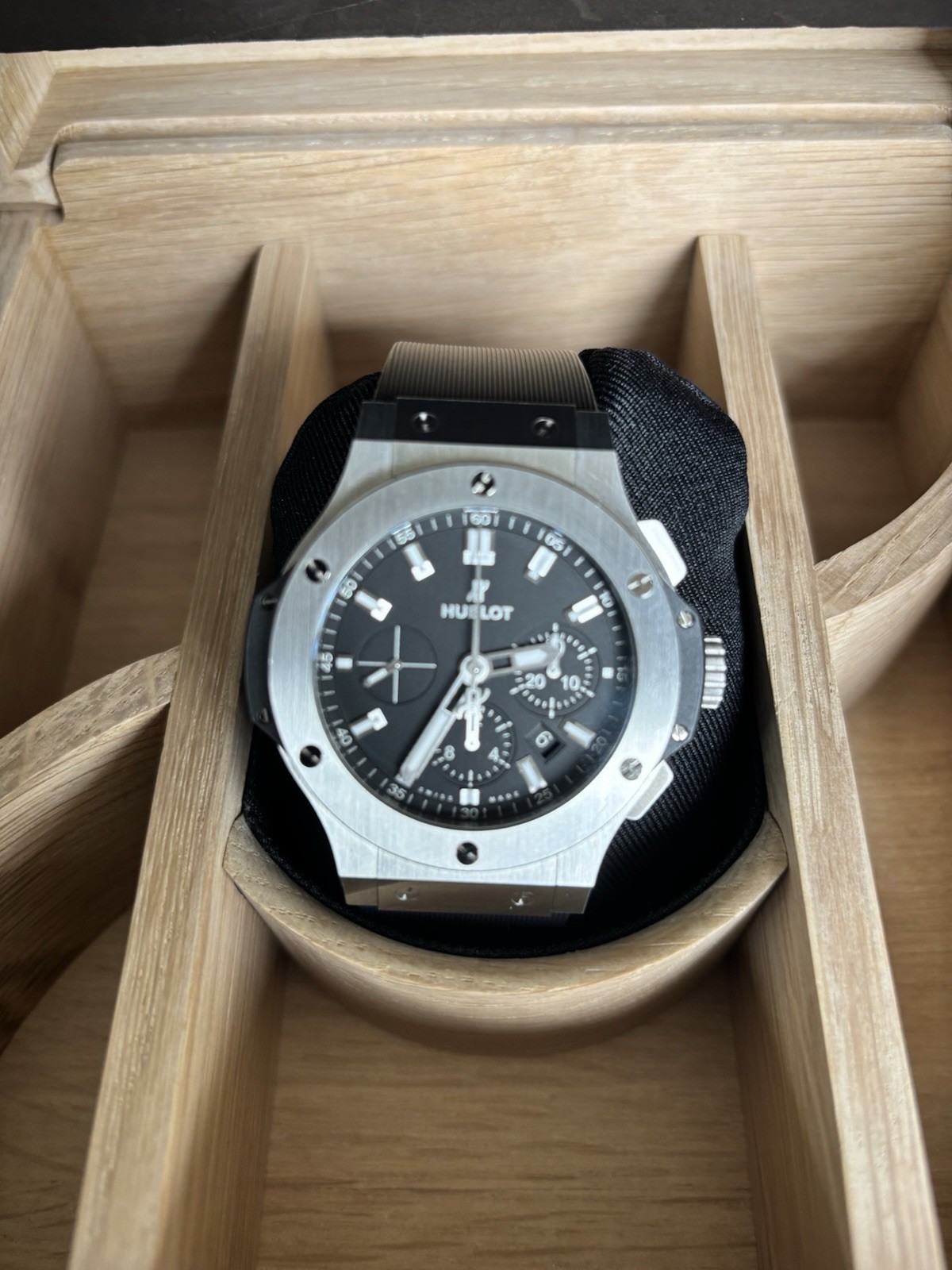 BRAND NEW unworn Hublot Big Bang 44mm Chronograph. Includes Hublot 5+5 warranty