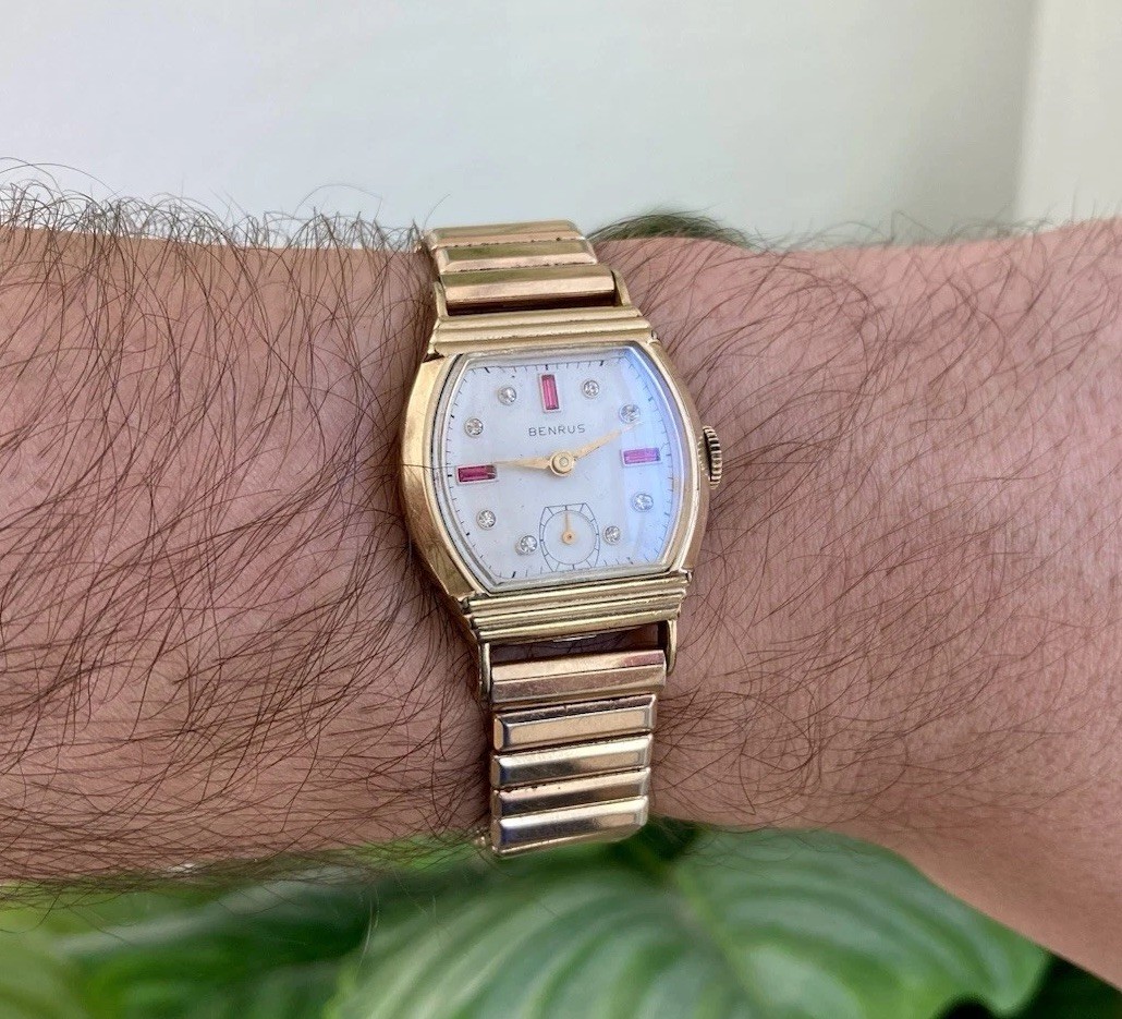 Rare Vintage Benrus Mens Mechanical Wrist Watch Tonneau Gold Shaped Case 1950s