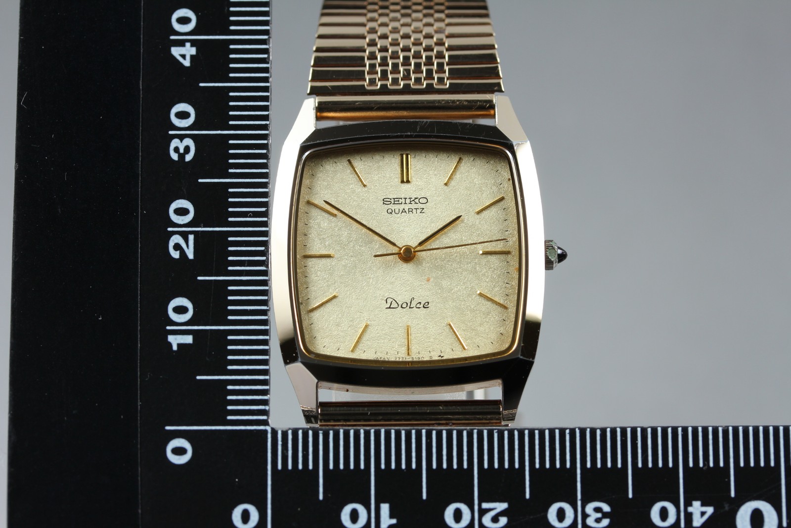 Vintage 1988 SEIKO Dolce 7731-5160 Gold Tungsten Square Quartz Mens Watch JAPAN
