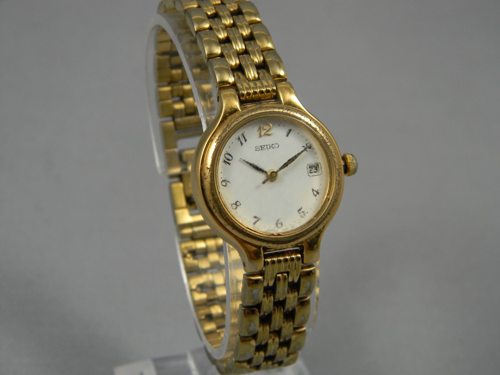 Vintage Seiko Watch Women 23mm Date Gold Tone Clasp Band 6.25″ New Battery
