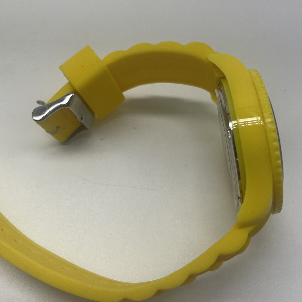 Rare 2012 Ice World Sweden Edition Big Unisex Yellow Blue Analogue Watch New
