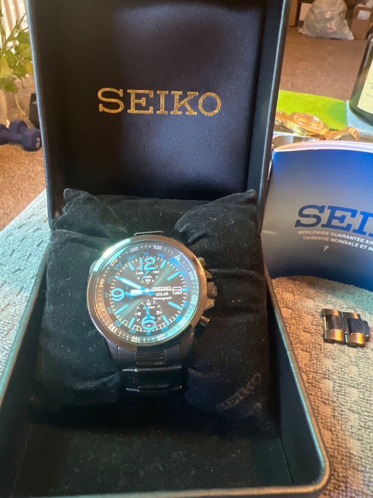 Seiko Solar V172-0AG0 Black Dial Blue Numbers 41mm Watch