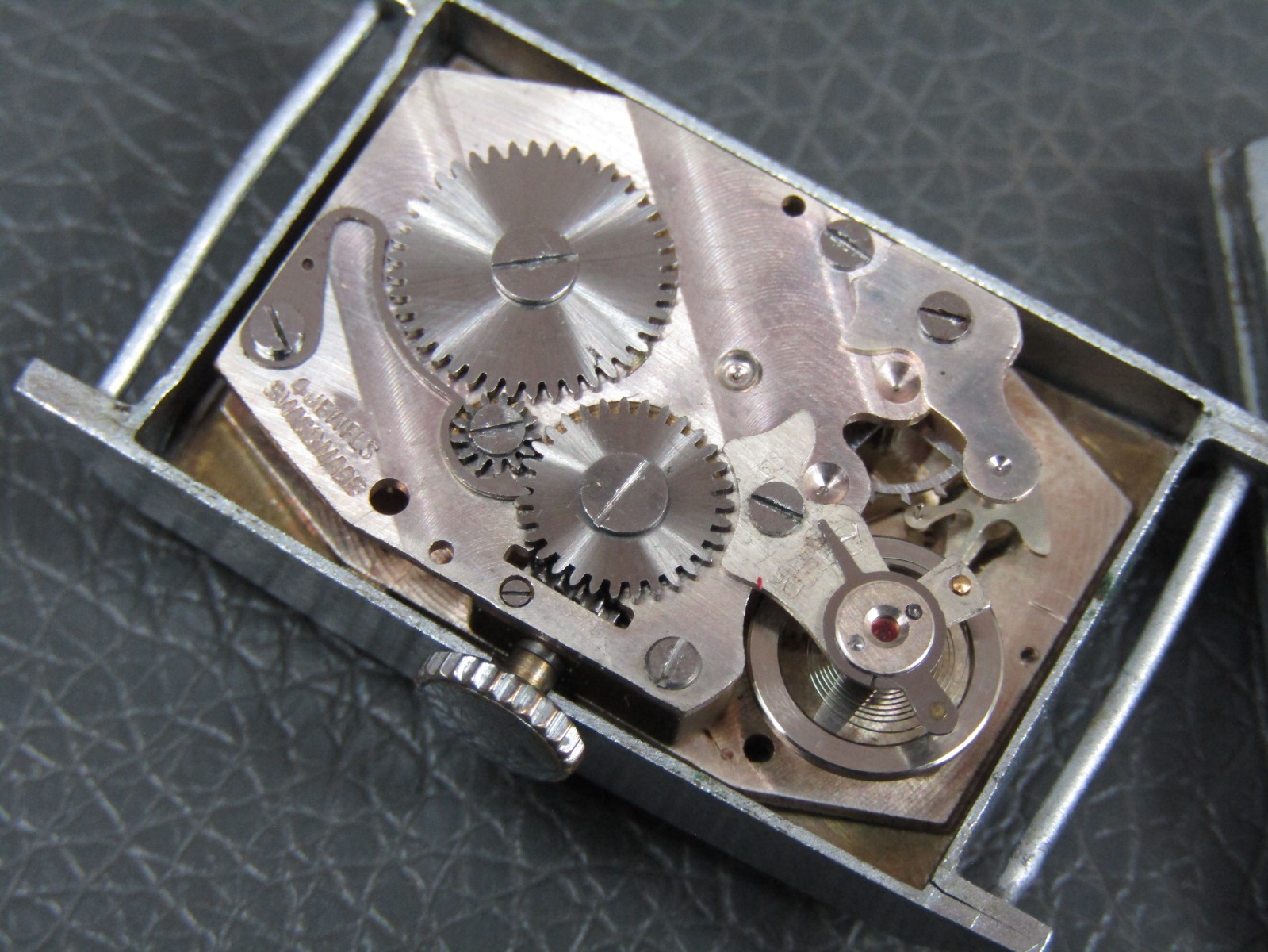Vintage mens Art Deco chrome Tank 4 jewel hand wind mechanical wrist watch