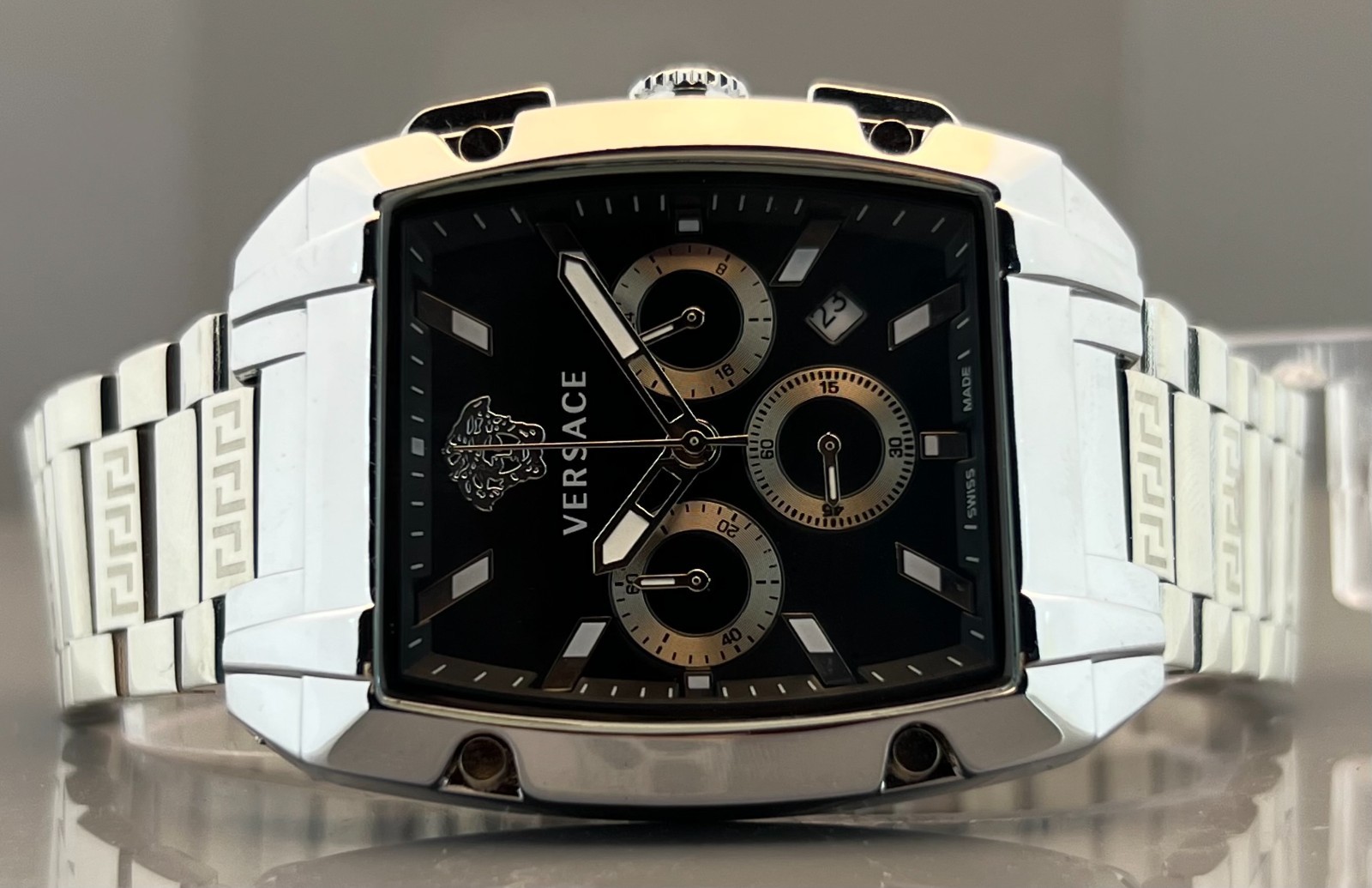 Vintage Men’s Versace Dominus Chrono Quartz Black Dial Sub-Sec/Date Wristwatch