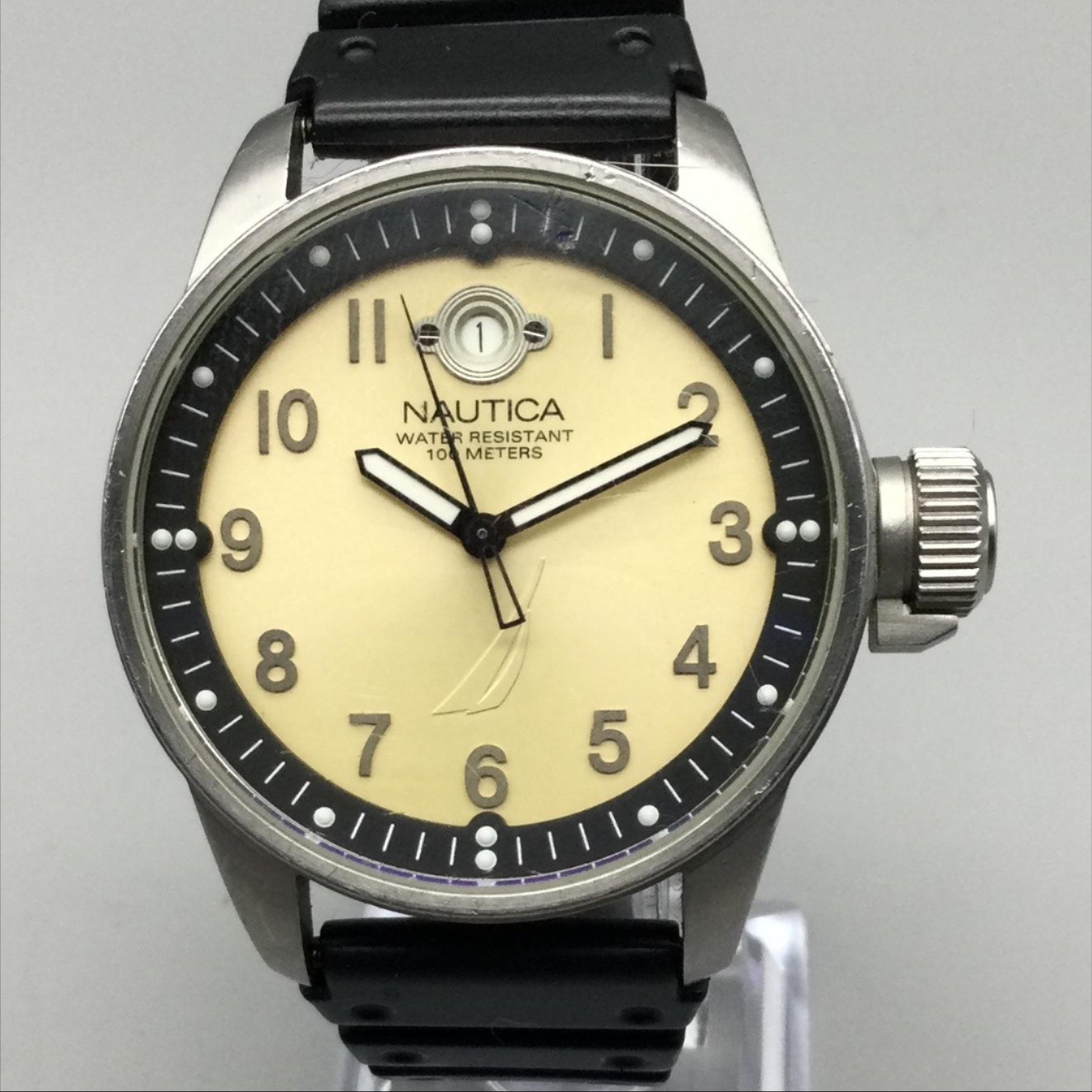 Nautica A2581 Mens Watch 39mm Cream Dial Blue Bezel Black Rubber New Battery