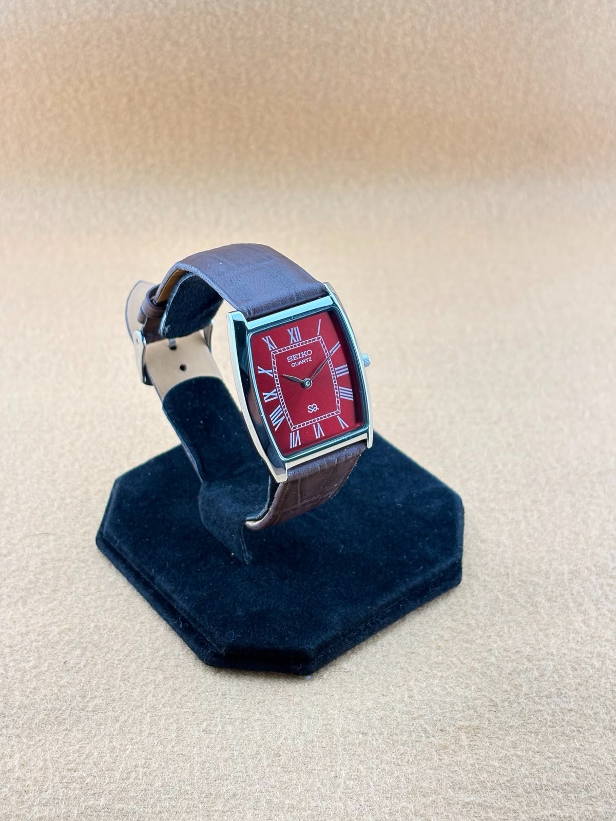 RED SILVER Vintage Seiko barrel Quartz men’s Wristwatch-DARK BROWN STRAP