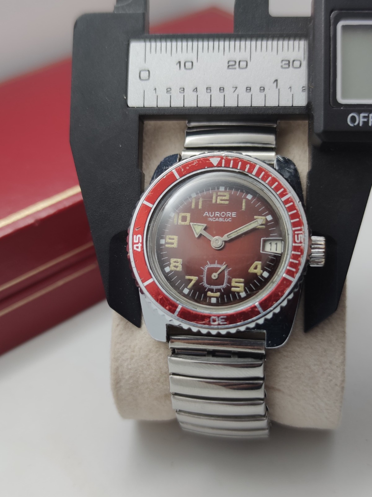 Skin Diver Watch Aurore Manual Wind Red Dial Swiss Made Vtg 31mm Junior