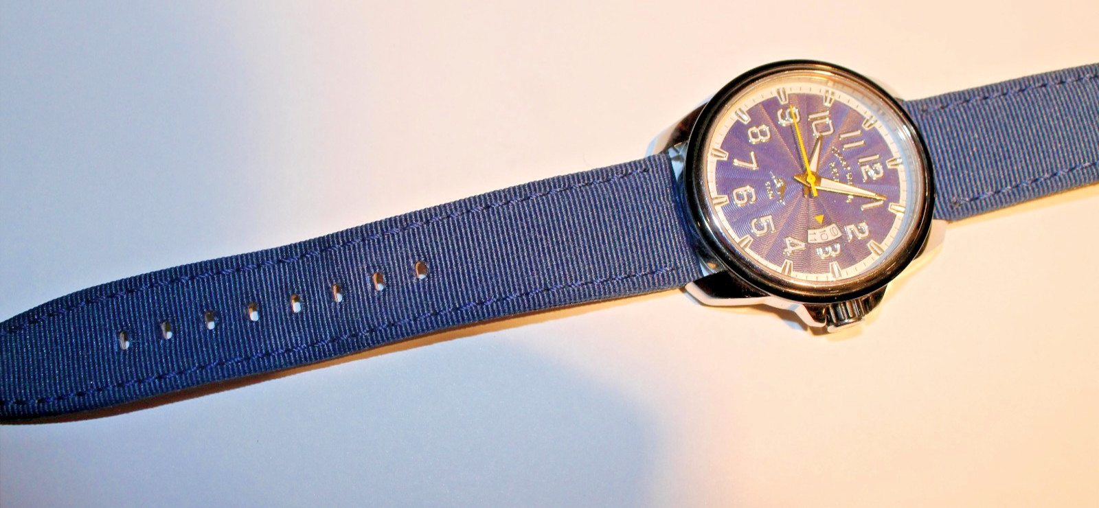 Tommy Bahama Relax RLX1139 Regatta Mens Watch Blue Dial Canvas Leather Strap