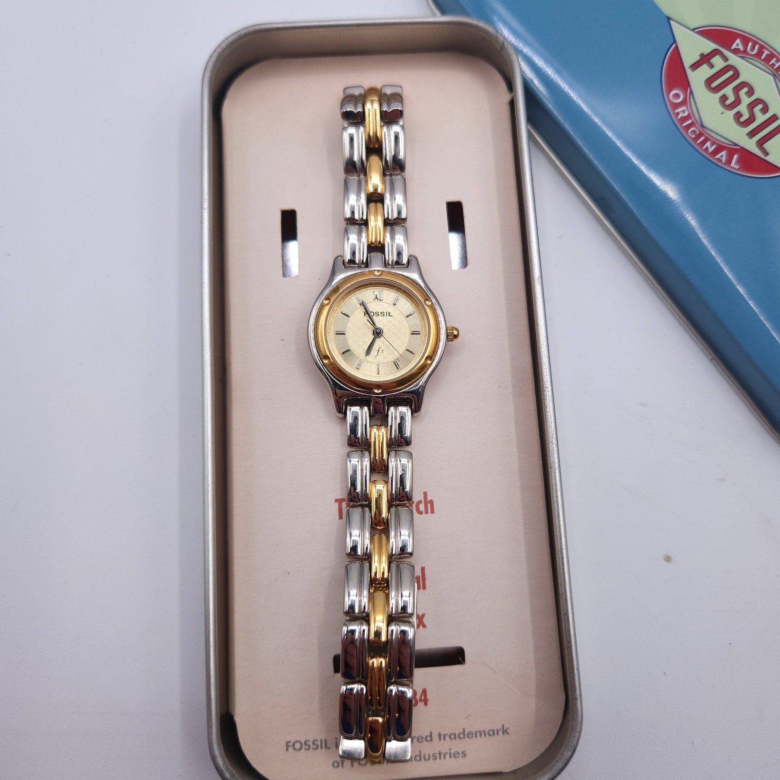 Fossil F2 ES-8775 Water Resistant Quartz Analog Ladies Watch IN OG TIN Sz. 9.5″