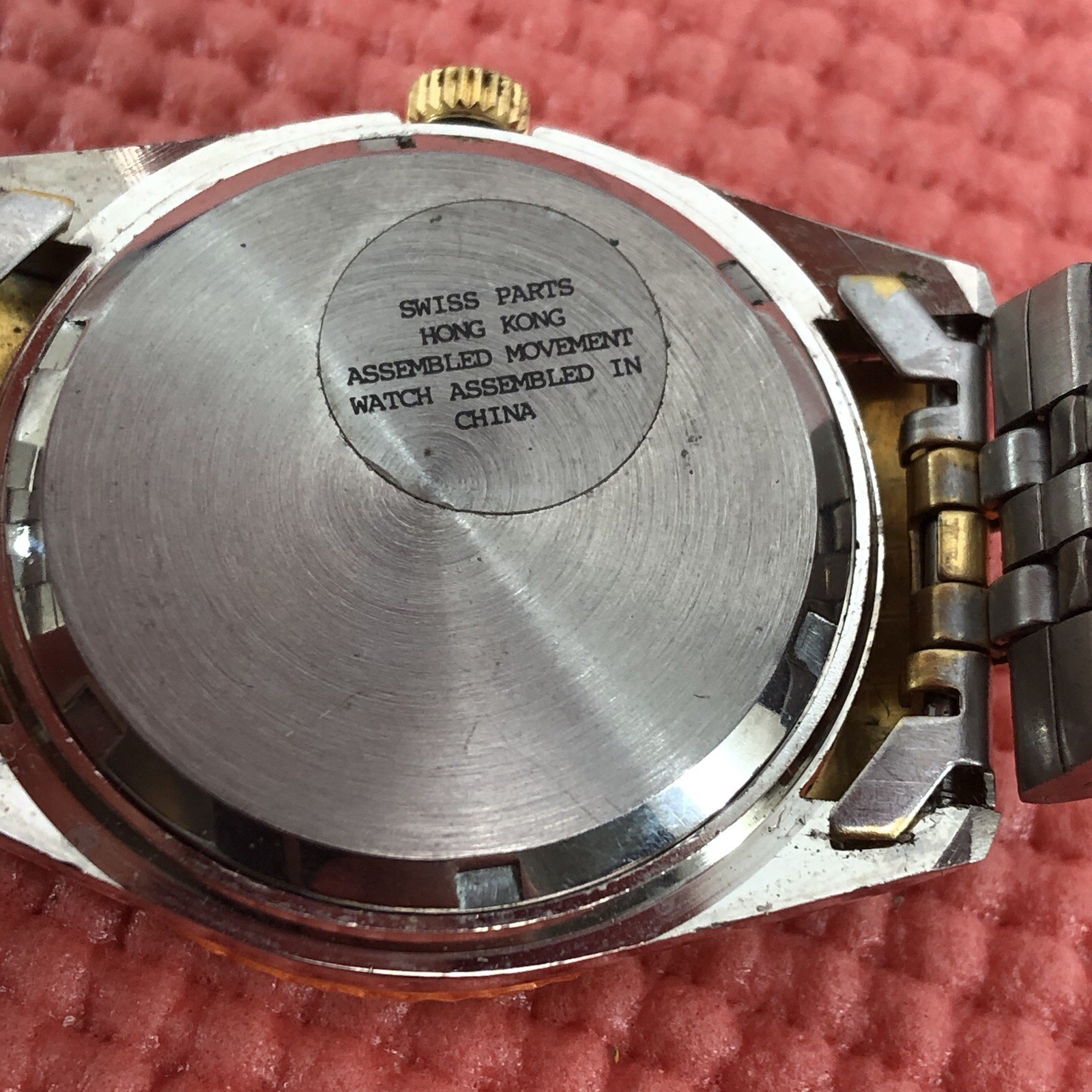 2 tone wristwatch men’s gold and gray swiss parts made in China Needs Battery