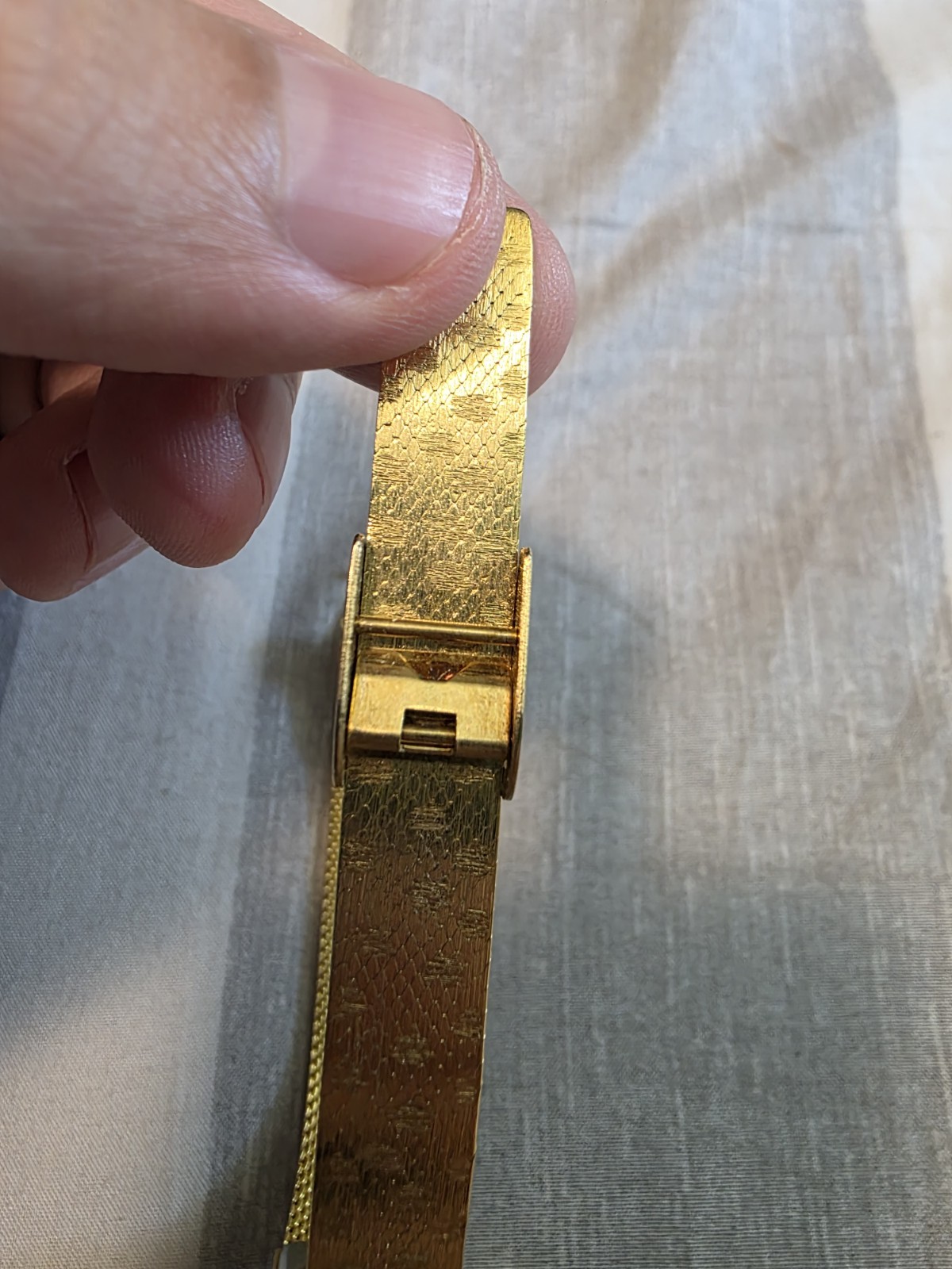 Vtg 1989 BENRUS Tank Diamond Women’s 18mm Quartz Watch Gold Case Bracelet Black