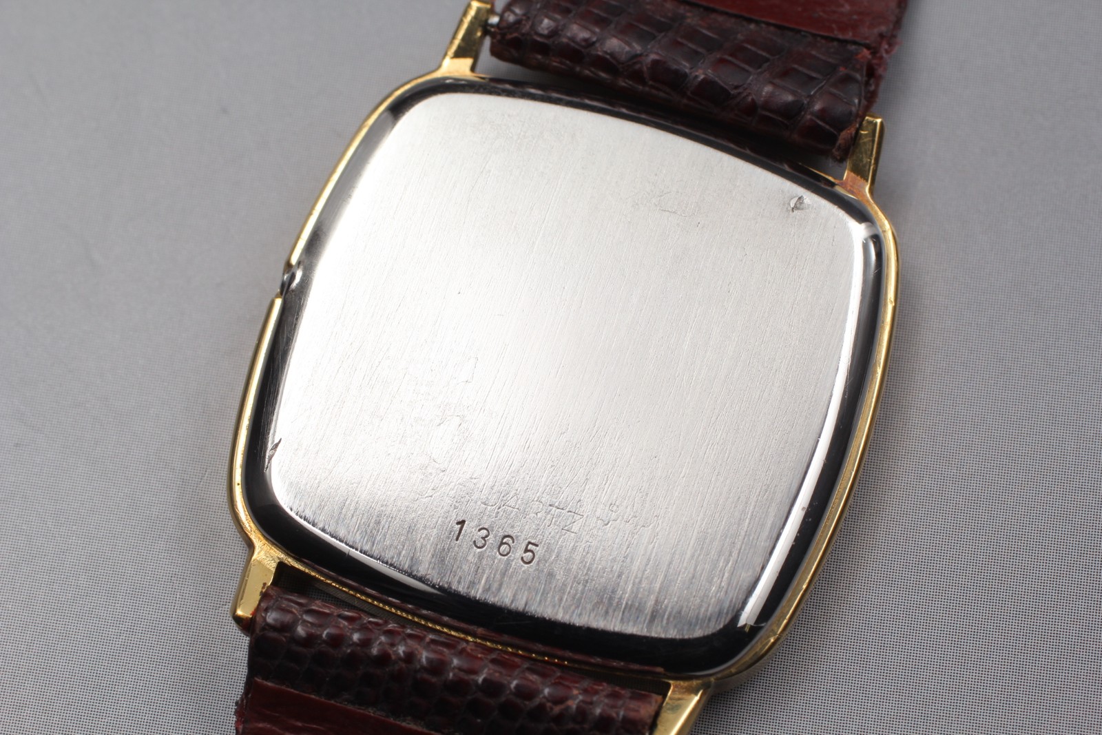 [ Near MINT ] Omega De Ville Cal.1365 Gold Square Quartz Men’s From JAPAN