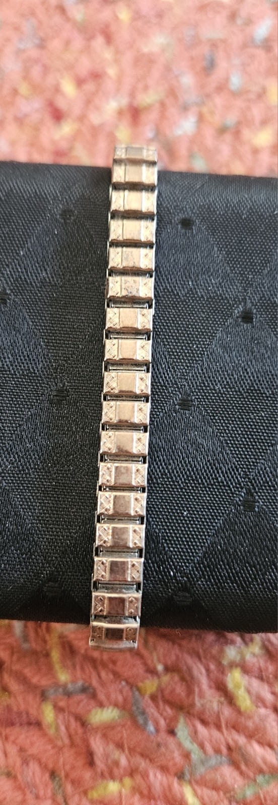 VINTAGE 14 KT BENRUS ROSEGOLD LADIES WATCH WITH RUBIES AND DIAMONDS.