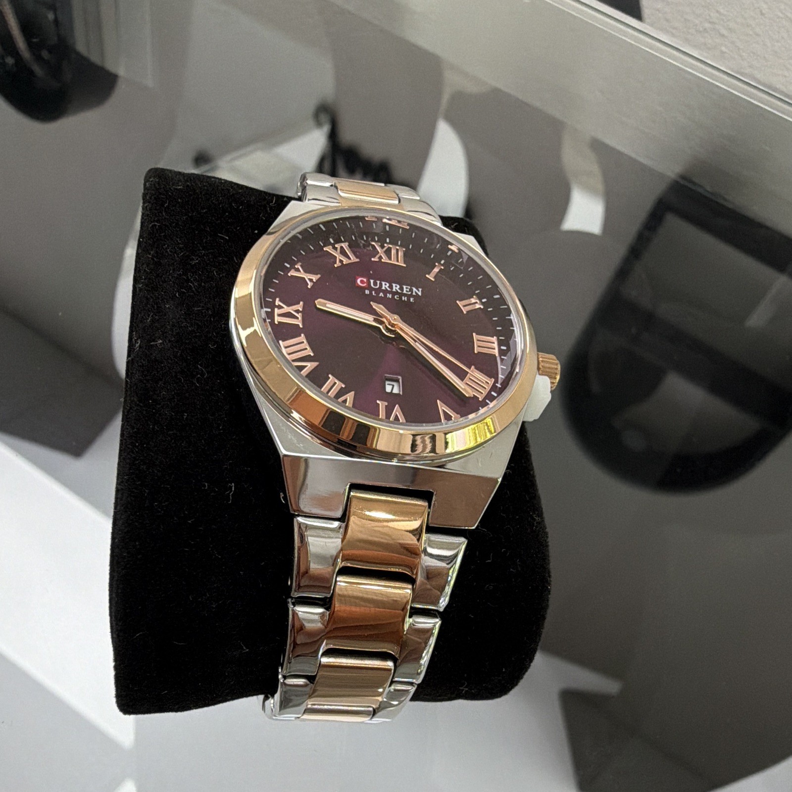 Curren Blanche Men’s Quartz Two-Tone Bracelet Wristwatch Burgundy Roman Date