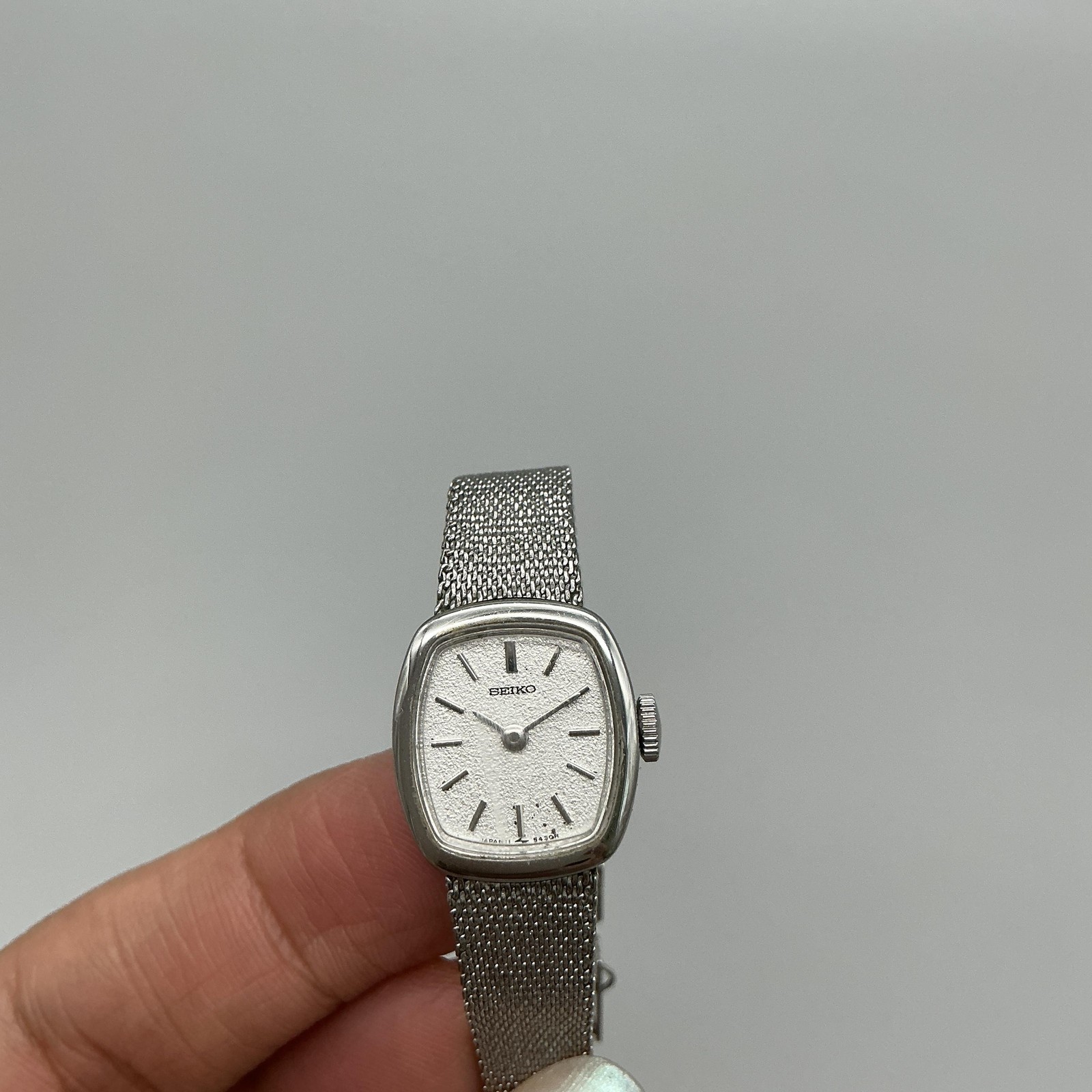 Vintage Seiko Womens Watch 16mm Silver Tone Stainless Mesh Band Manual Wind