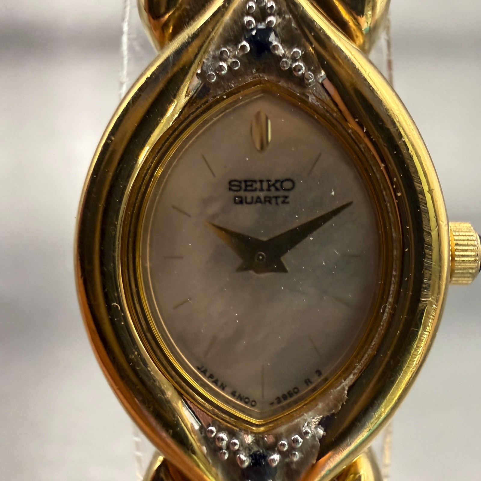 Seiko Watch Women 16mm MOP Dial Gold Tone Oval 4N00-5979 New Battery Vintage