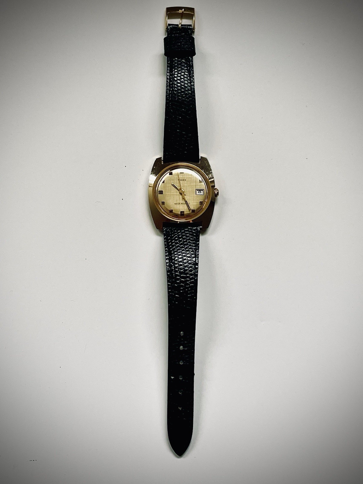 Vintage Timex Calendar Men’s Watch -23660 2573 – Linen Dial Gold Tone – Running!