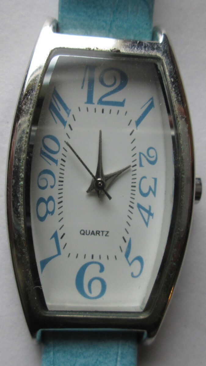 VINTAGE LADIES ANALOG QUARTZ 23MM LARGE ARABIC INDICES, 10MM LEATHER, WORKING