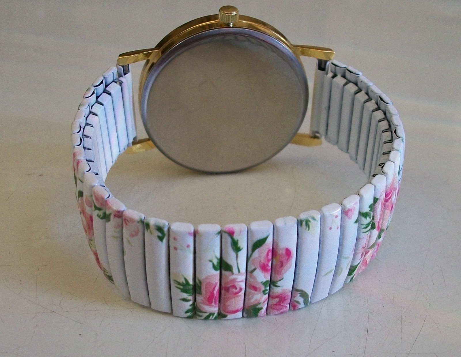 Multicolor SKULL Flower White Stretch Band Gold Finish Fashion Casual Watch