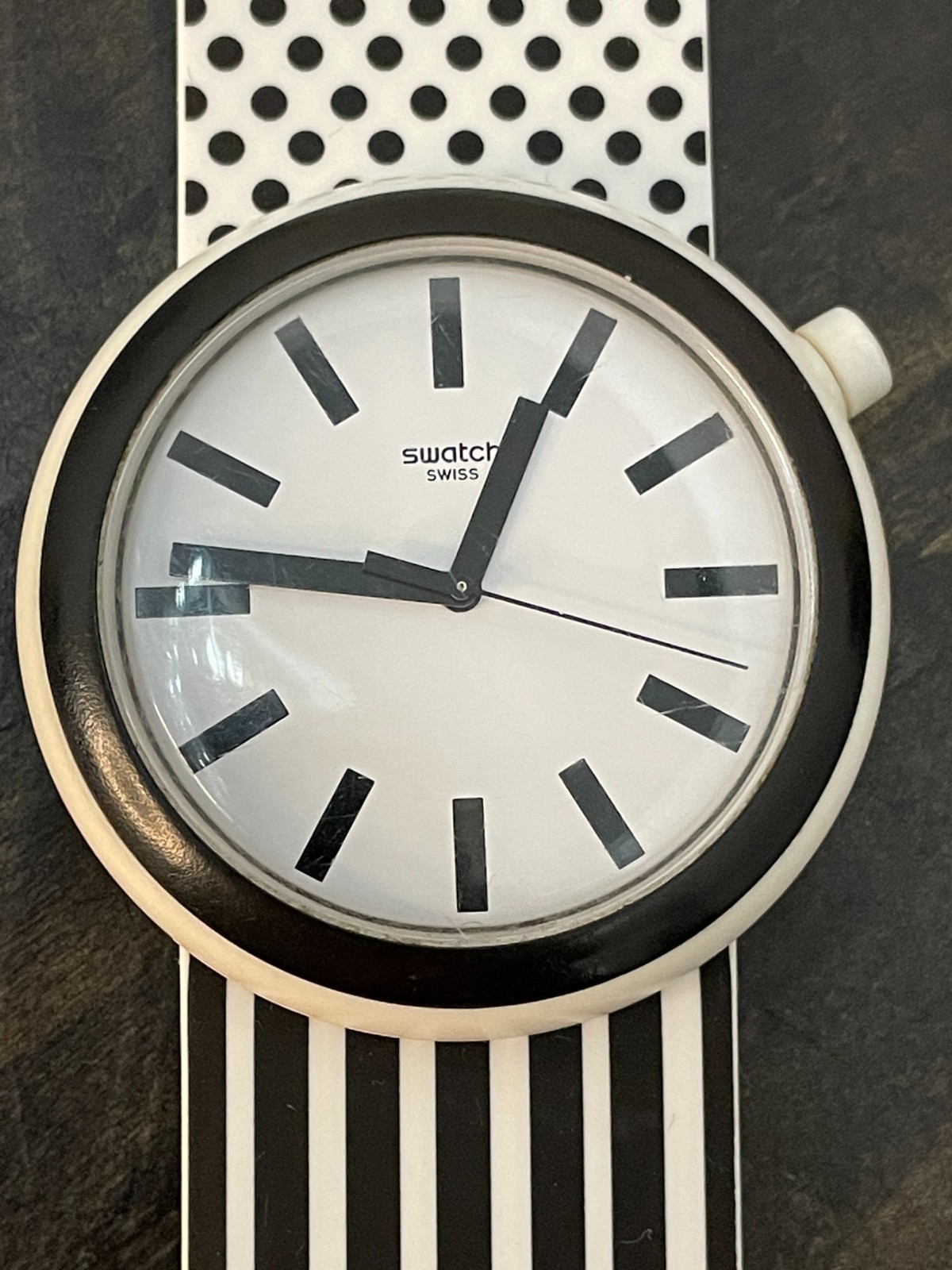 Swatch Striure SUON130 41mm Blue and White Striped Silicone Watch Swiss Working