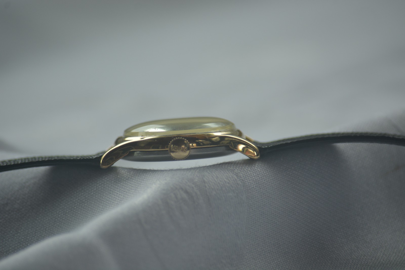 Vintage Benrus 32mm Gold Tone Dress Watch – Small Seconds – manual DN21 Movement