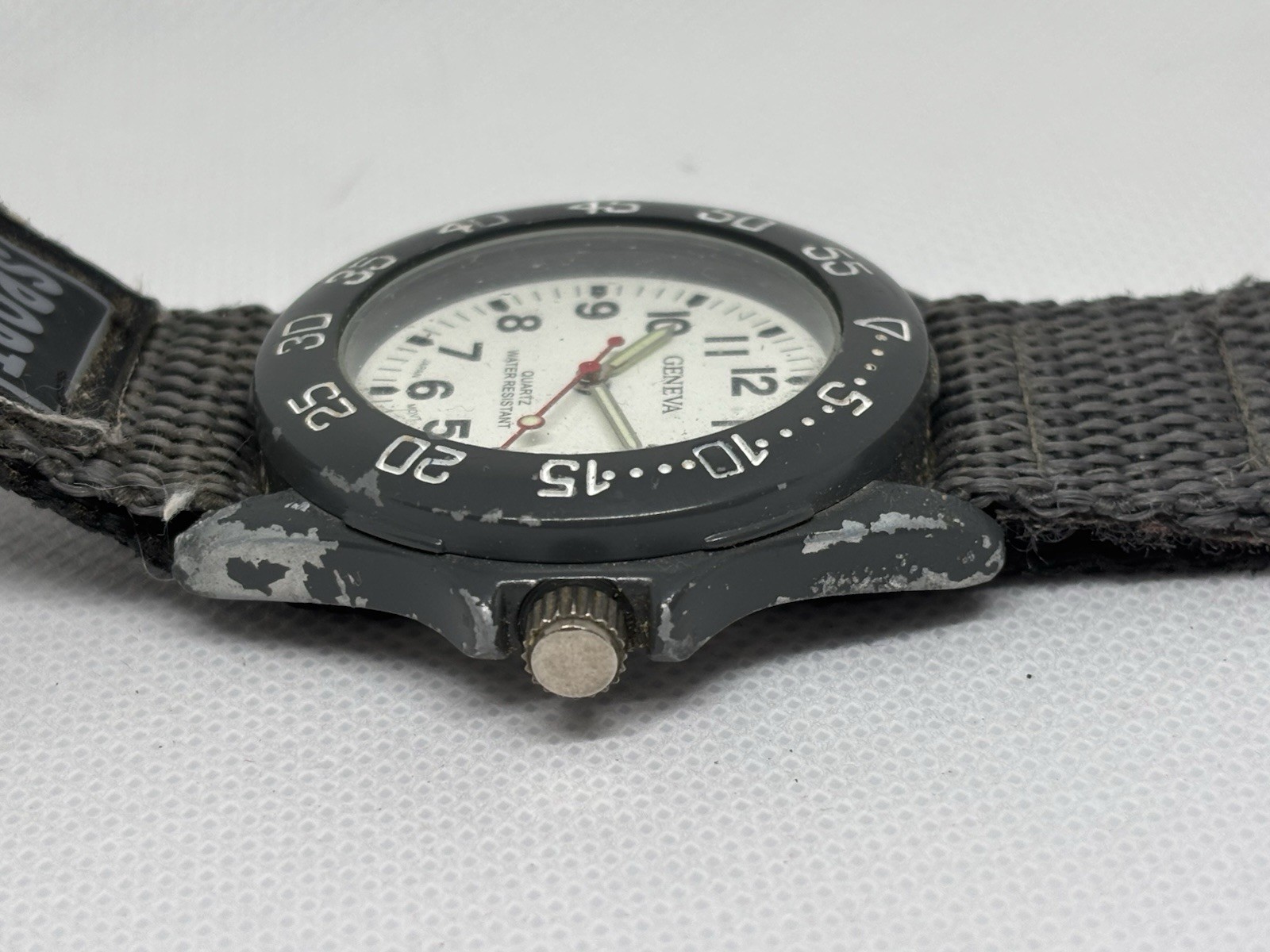 Vintage Geneva Quartz Sport Line Gray Watch Nylon Strap Untested AS IS