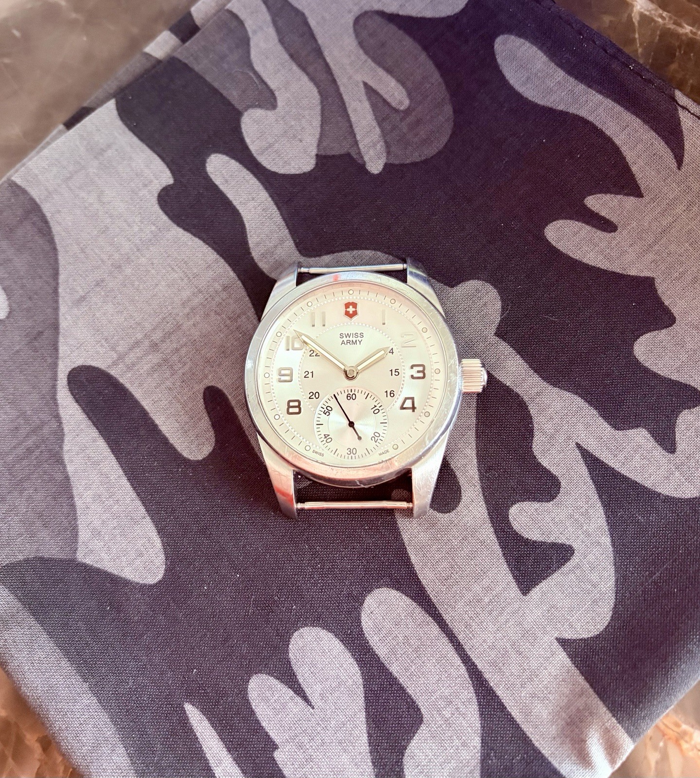 Victorinox Swiss Army Ambassador XL 45 mm manual wind WR 100m