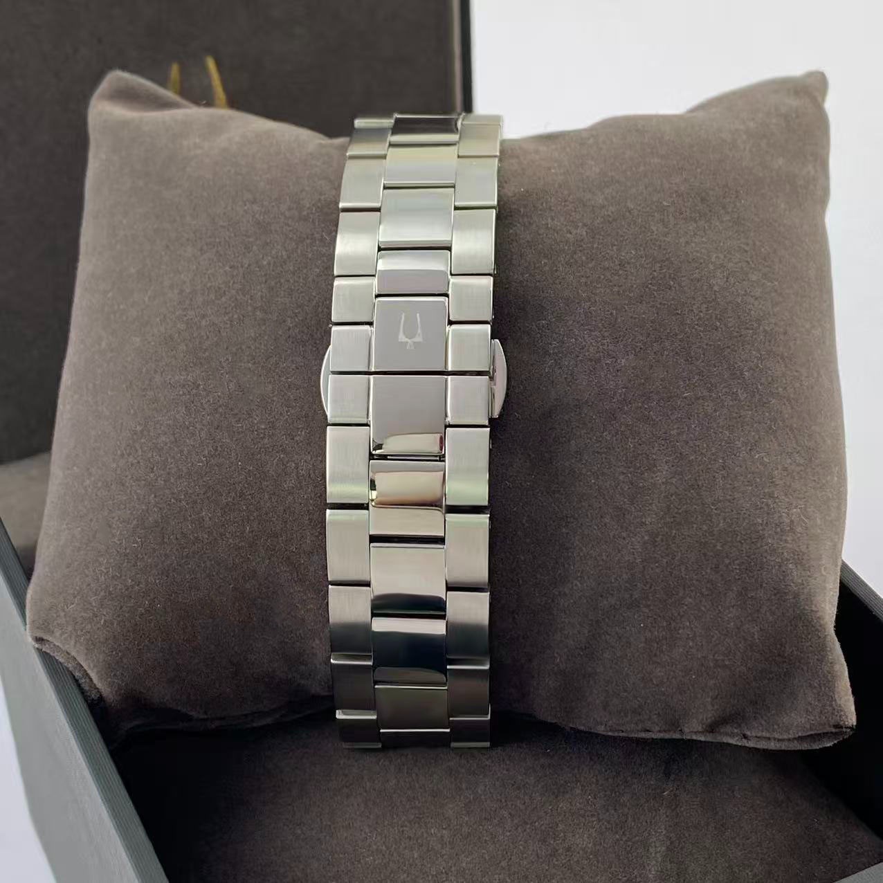 New Bulova Surveyor Men’s Automatic Watch Brown Dial Stainless Steel 96B470 39mm