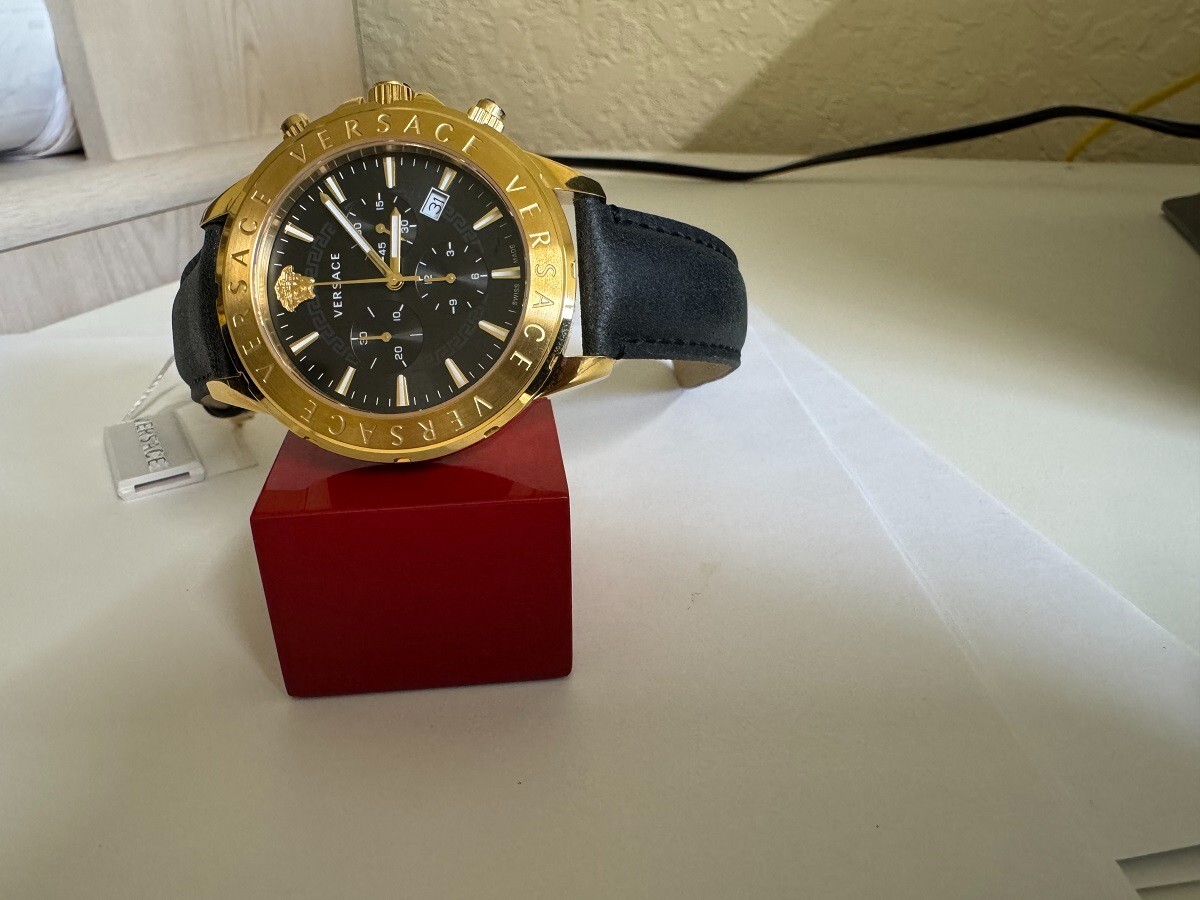 Men’s Versace Signature collection VEV600721 chronograph watch