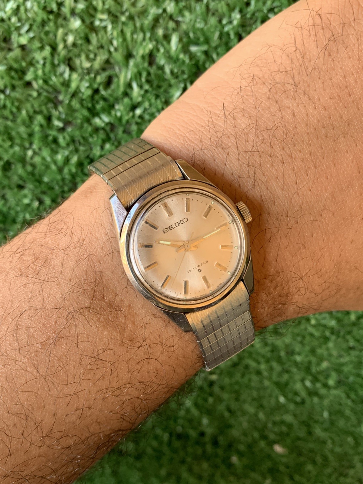 Vintage Seiko 66-7970 Hand wind Watch 30mm Boy Size 1970s Japanese Timepiece 17J