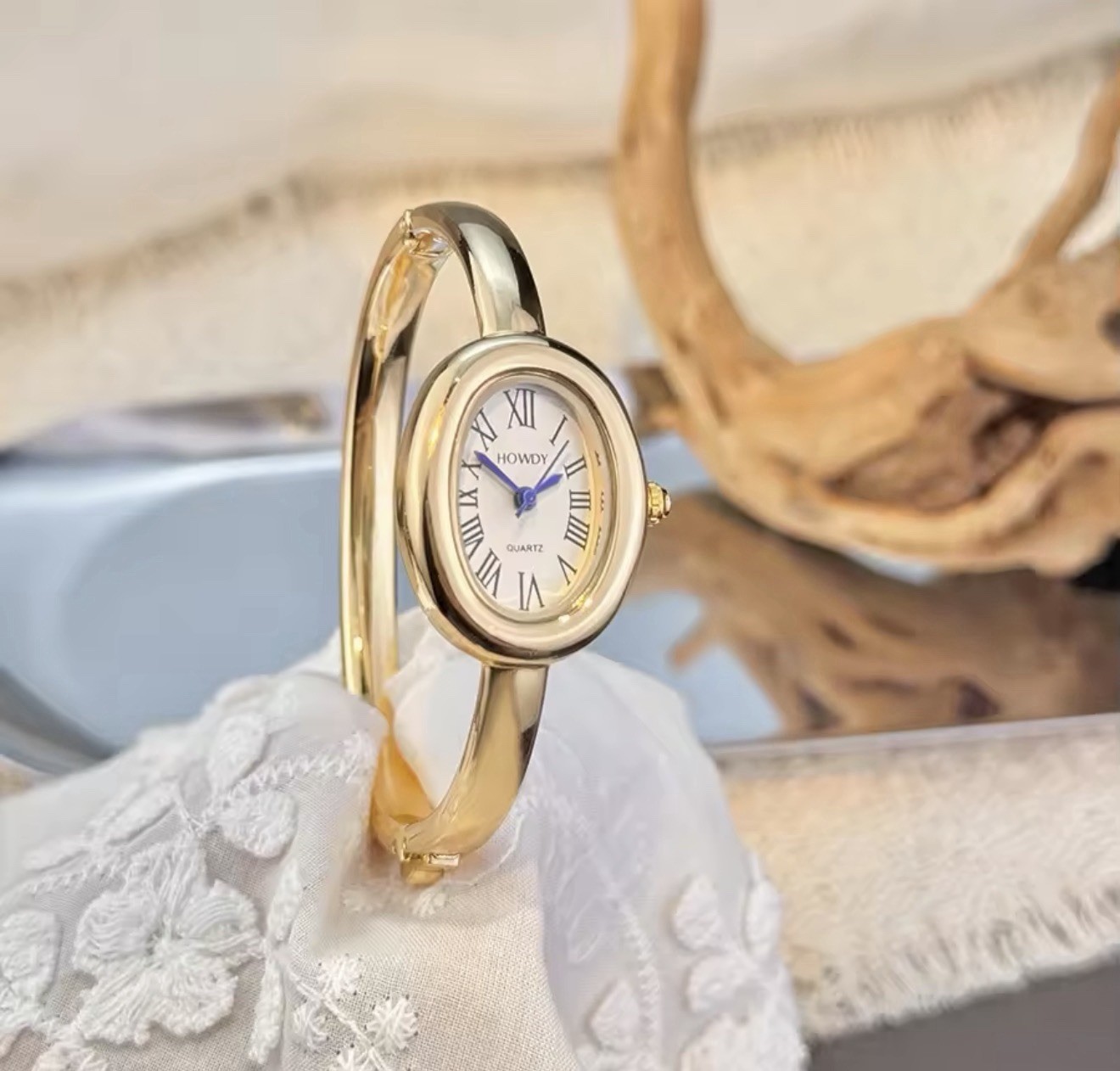 HOWDY Quartz Oval Bangle Wristwatch Roman Numerals Gold/Silver Tone Women’s