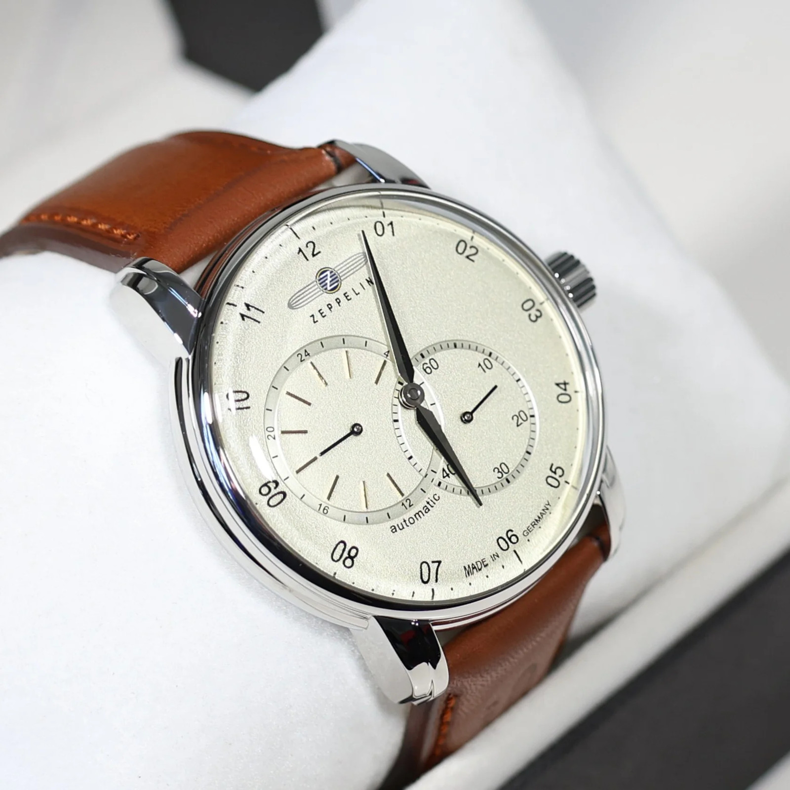 Zeppelin Captains Line Men’s Automatic Beige Dial Watch 8662-1