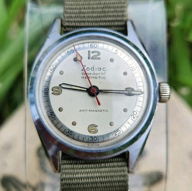 Vtg 1970’s Zodiac Incasecurit Hermetic 15J Men’s 30mm Watch Mechanical Bullseye!