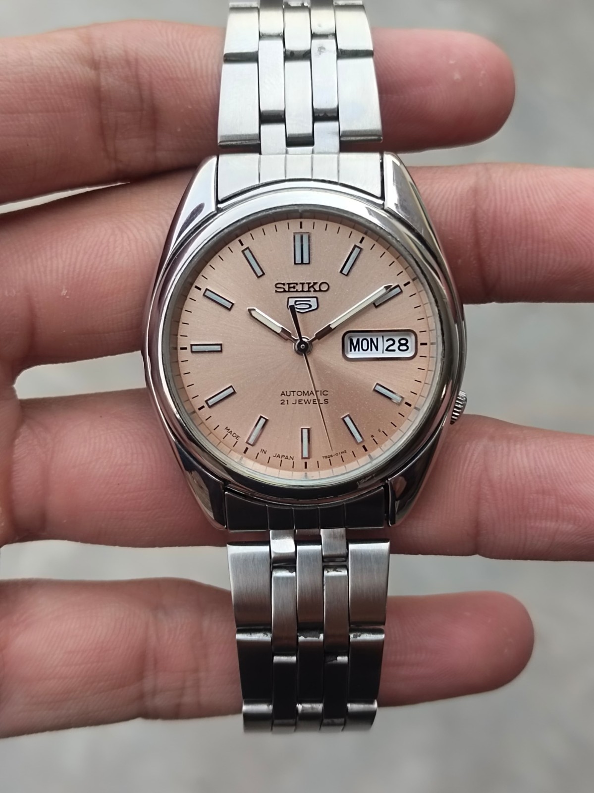 RARE Seiko 5 Salmon Sunburst Dial Exhibition Back Automatic Vintage Watch 7S26