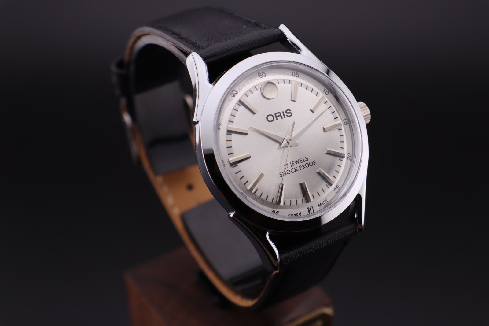 Oris Vintage Hand Winding Mechanical 17 Jewels Men’s Wrist Watch – Swiss Made