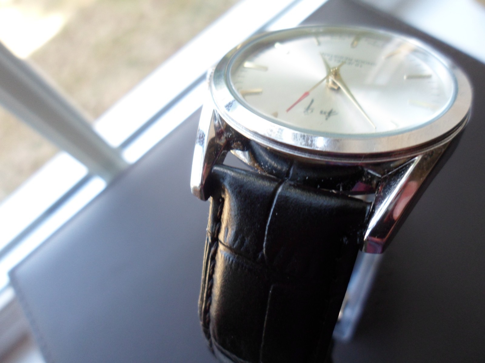 SHANGHAI ORIGINAL PEACE WATCH. HAND WIND 38mm,LOVELY DIAL.