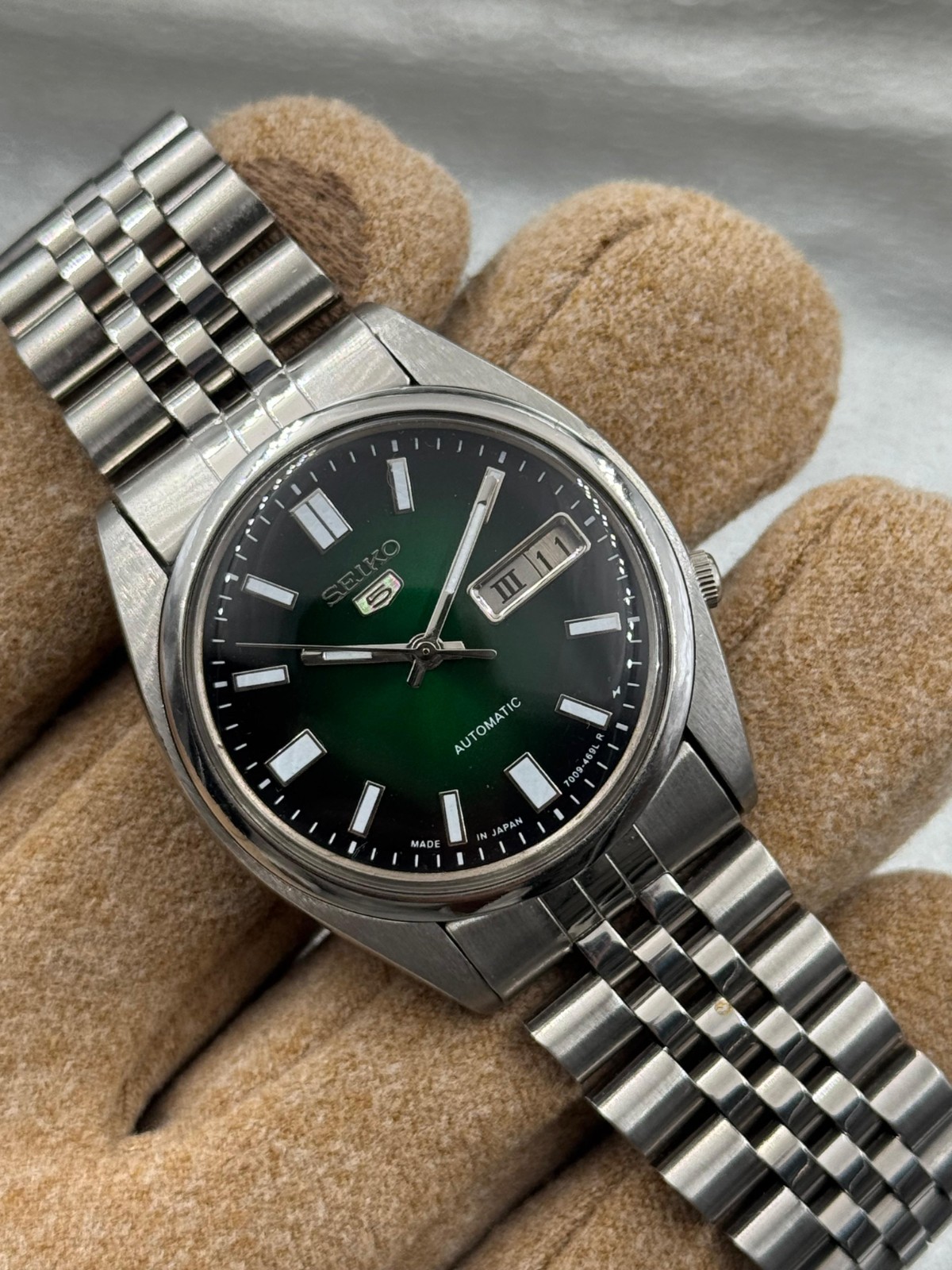 Vintage Seiko 5 Automatic Men Stainless Steel Day Date Wristwatch
