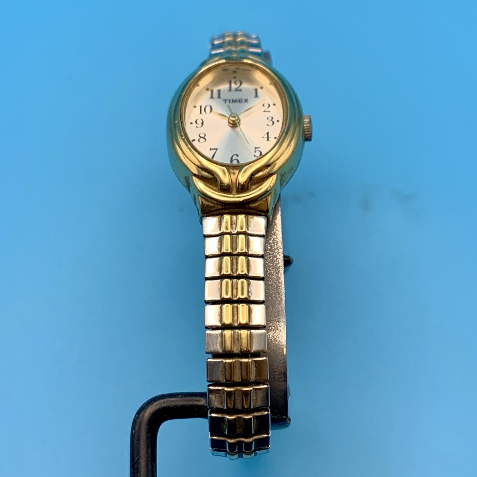 TIMEX CAVATINA Women’s 2017 Dress Quartz Wristwatch Stretch Band Works New Batt