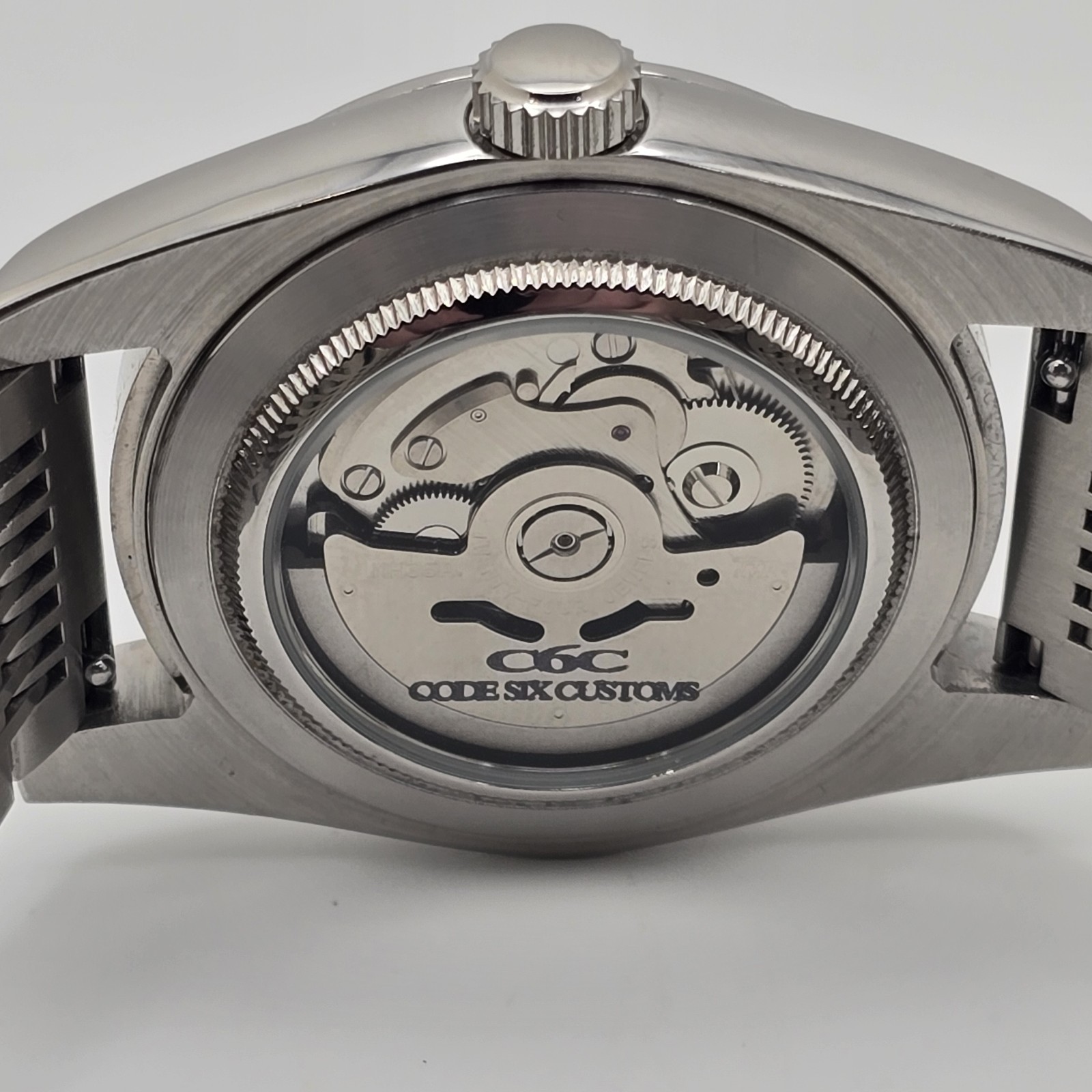 Custom-Built Automatic Watch – 39mm Polished Oyster-Style Mother-of-Pearl