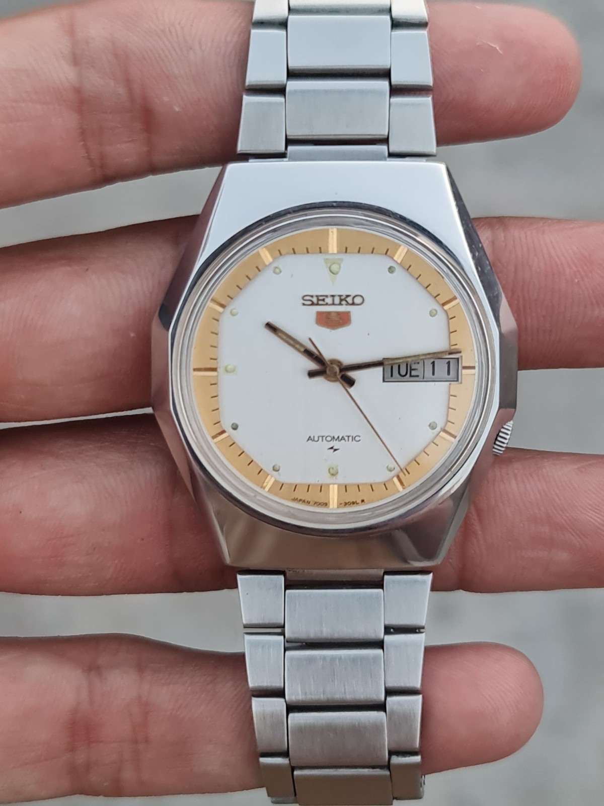 RARE Seiko 5 Vintage White Dial Orange 5 Logo Automatic Mens Watch 7009-8440