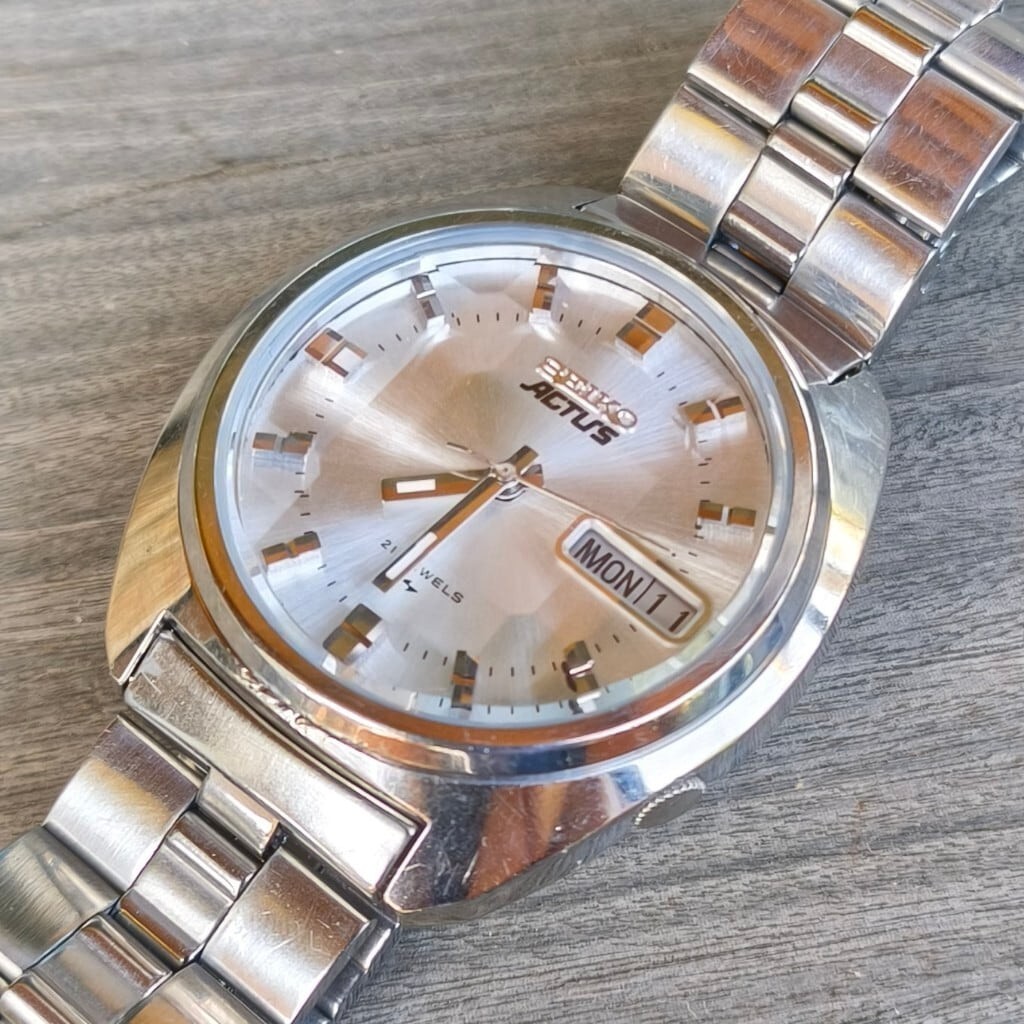 SEIKO ACTUS 7019-7350 21J Automatic Vintage Watch Manufactured in Japan in March