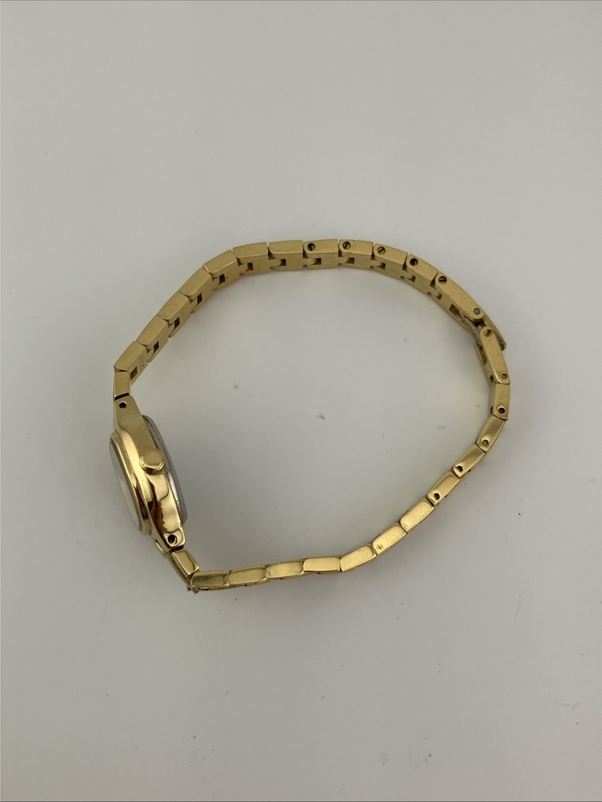 Vtg Pulsar Ladies 16mm Dainty Watch Gold Tone White Dial 6.25″ V811-5300 -RUNS