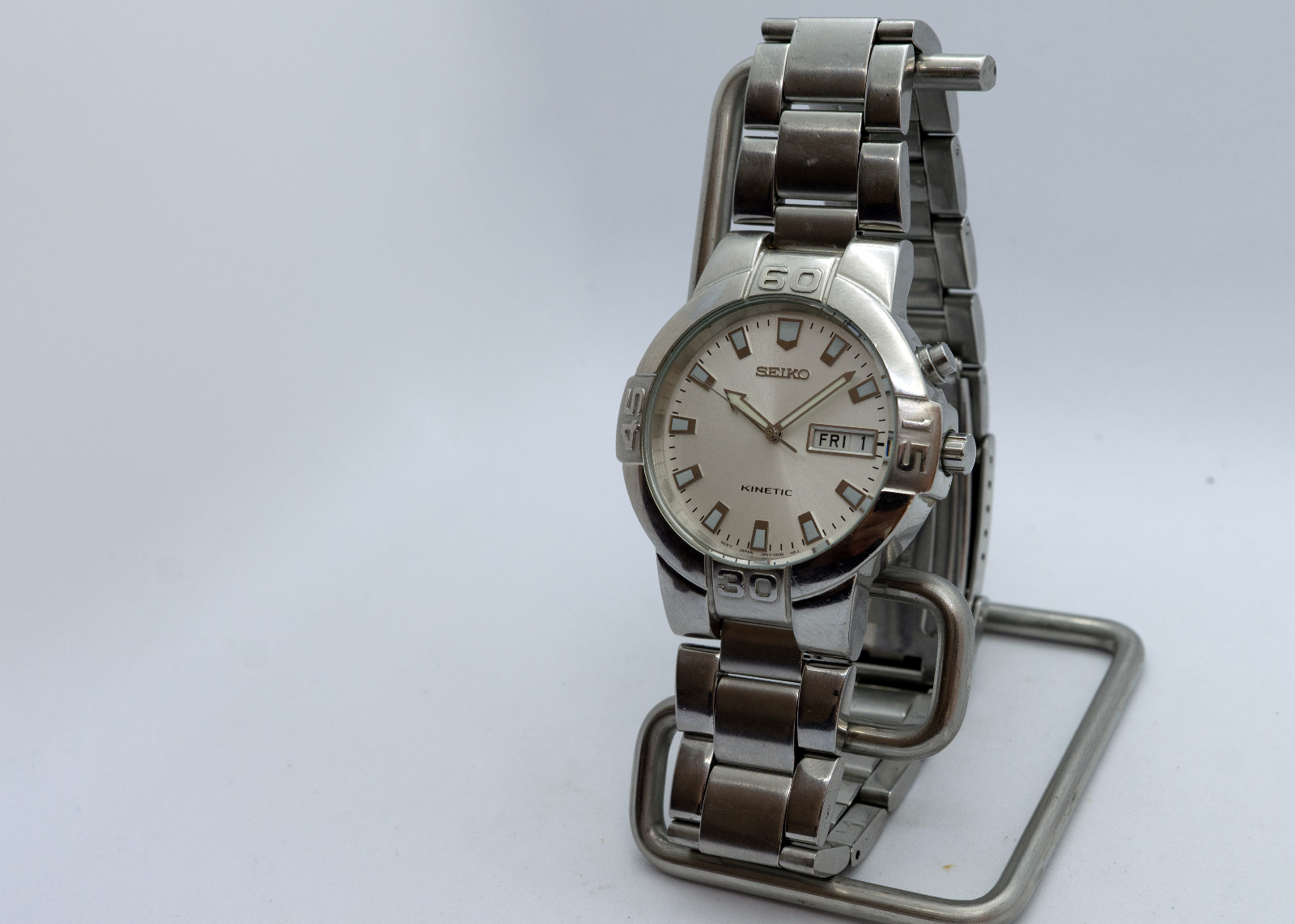 Seiko Kinetic 5M43-0E90 Silver Sunburst Day-Date | New Capacitor & Crystal